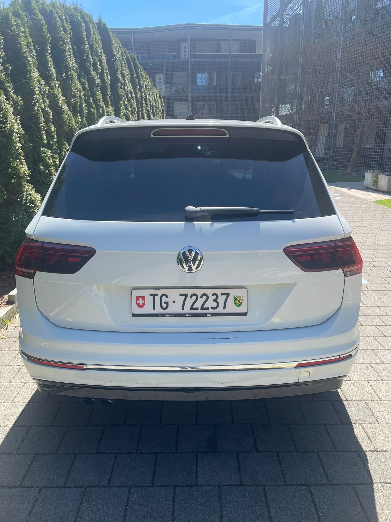 VW Tiguan 2.0TSI R-Line 4Motion DSG * 12 Monate Garantie*8 Fach*AB MFK& SERVICE*-showroom-element-2