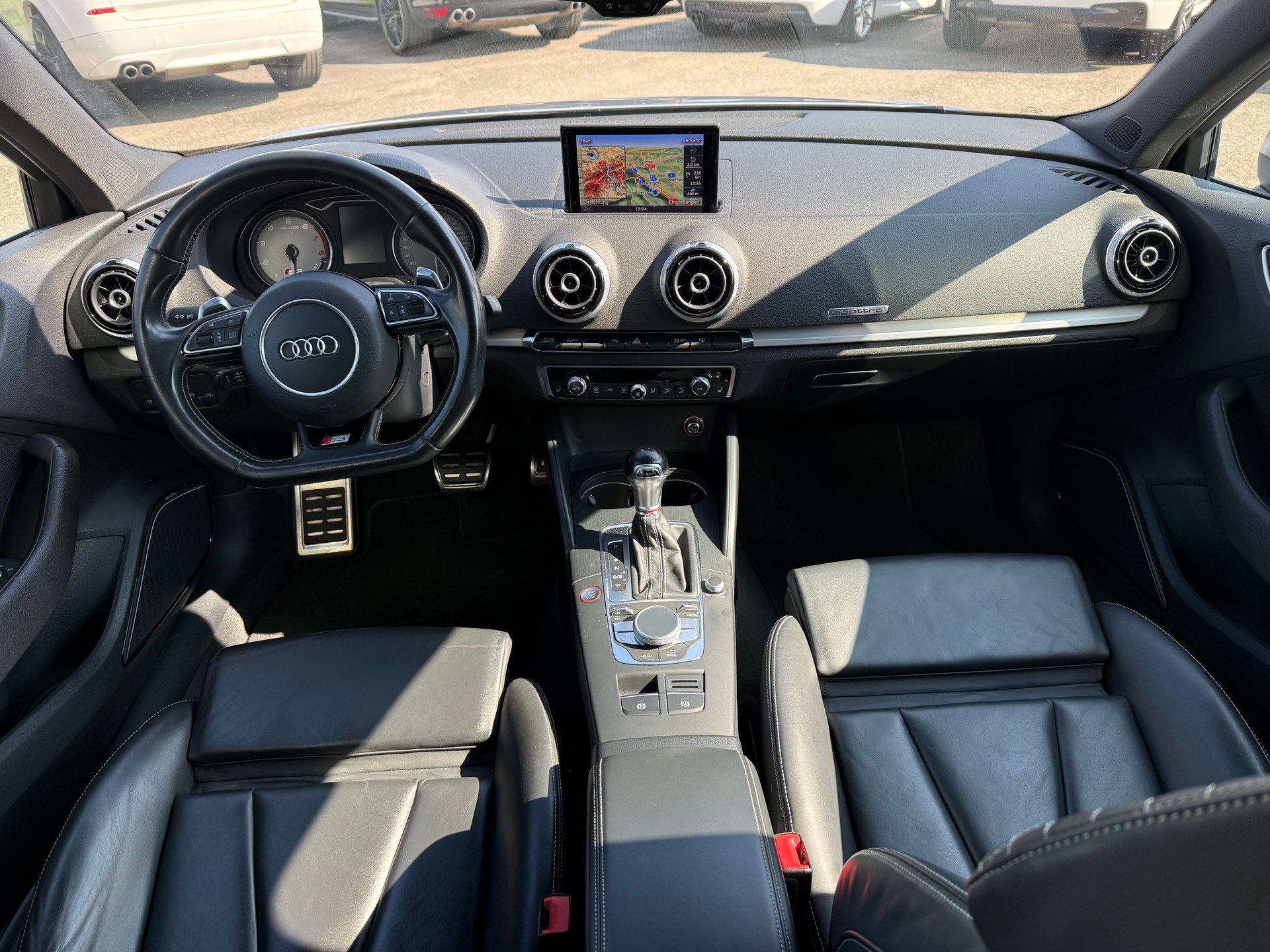 AUDI S3 Sportback 2.0 TFSI quattro S-tronic-image-8