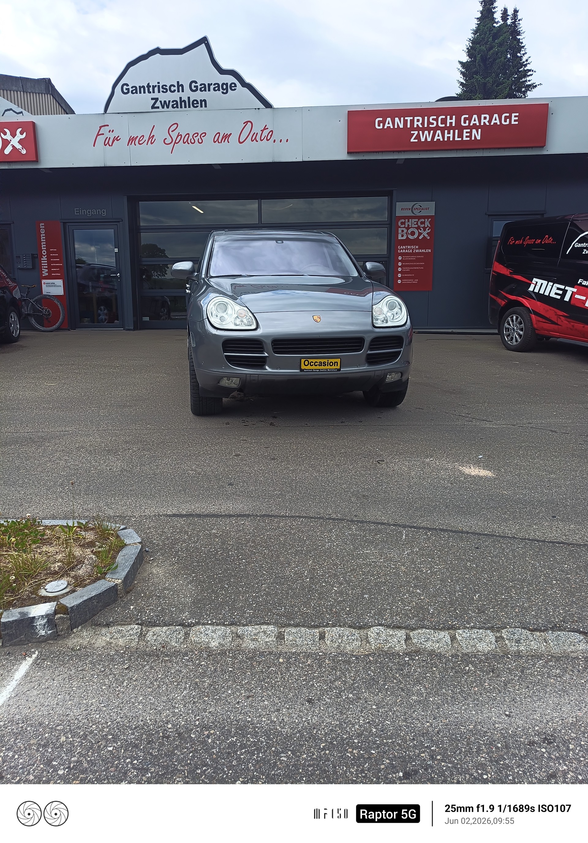 PORSCHE Cayenne S-image-1