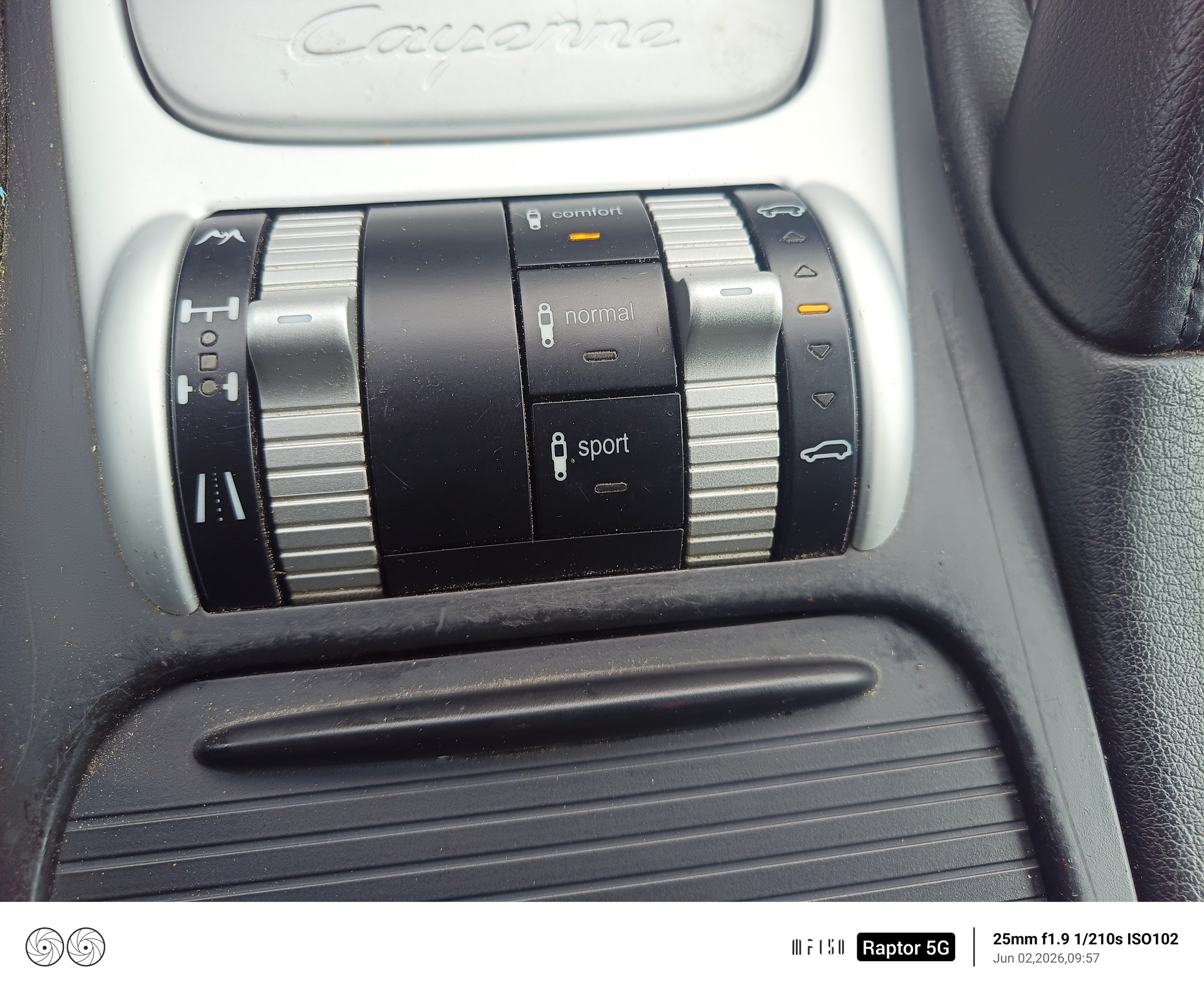 PORSCHE Cayenne S-image-12