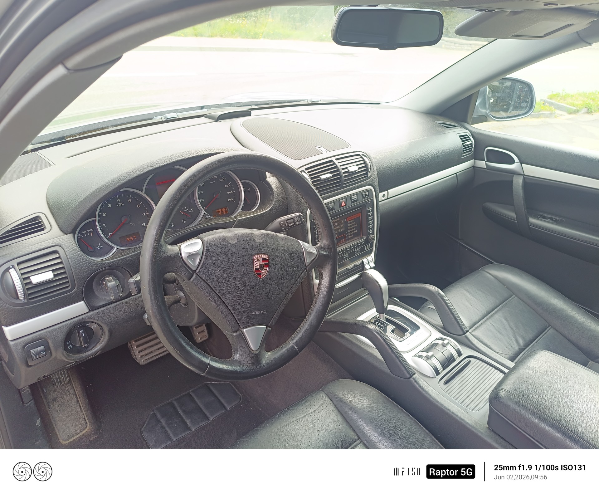 PORSCHE Cayenne S-image-9