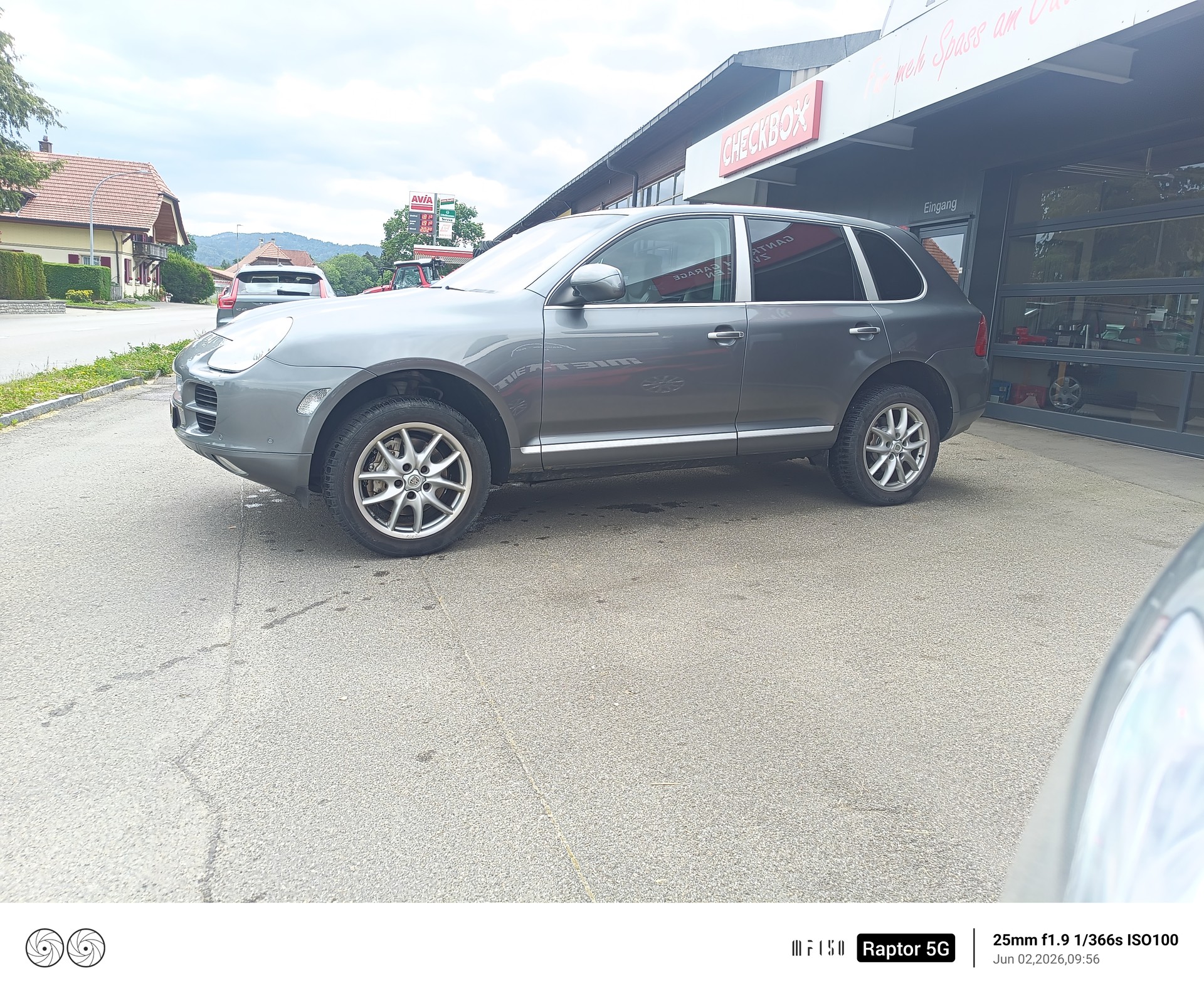 PORSCHE Cayenne S-image-8