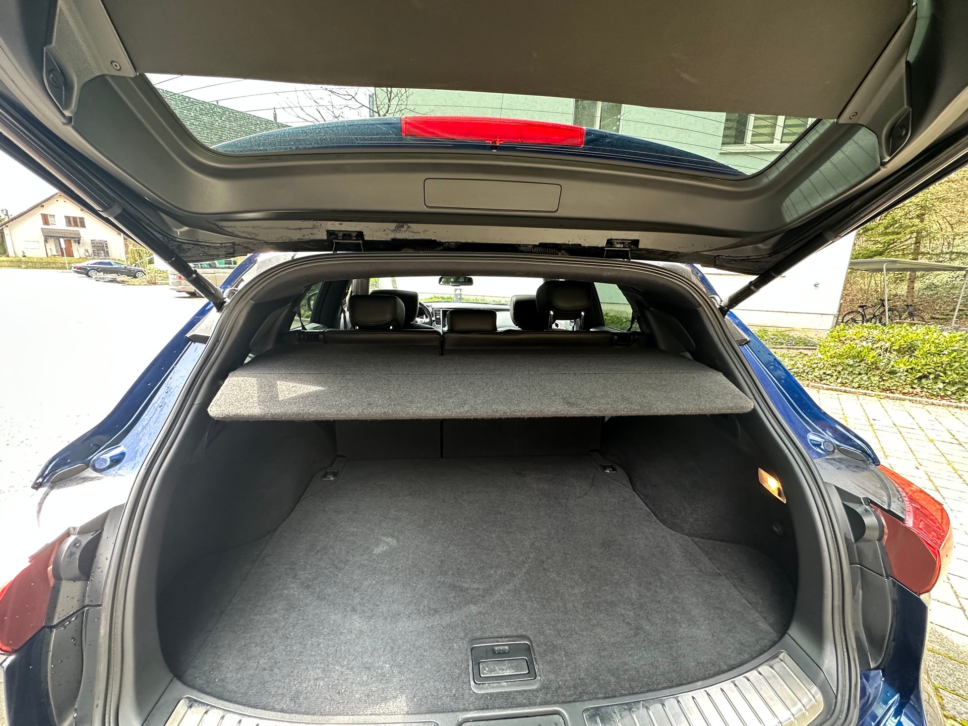 INFINITI QX70 5.0 S Premium AWD Automatic-image-7