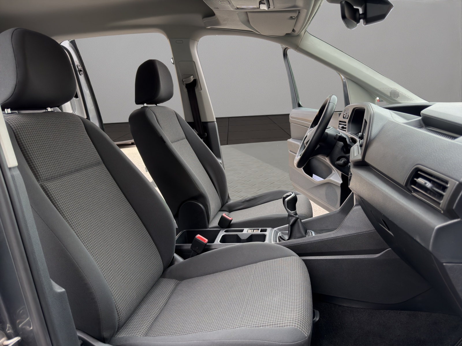 VW Caddy Kombi 2.0 TDI-image-16