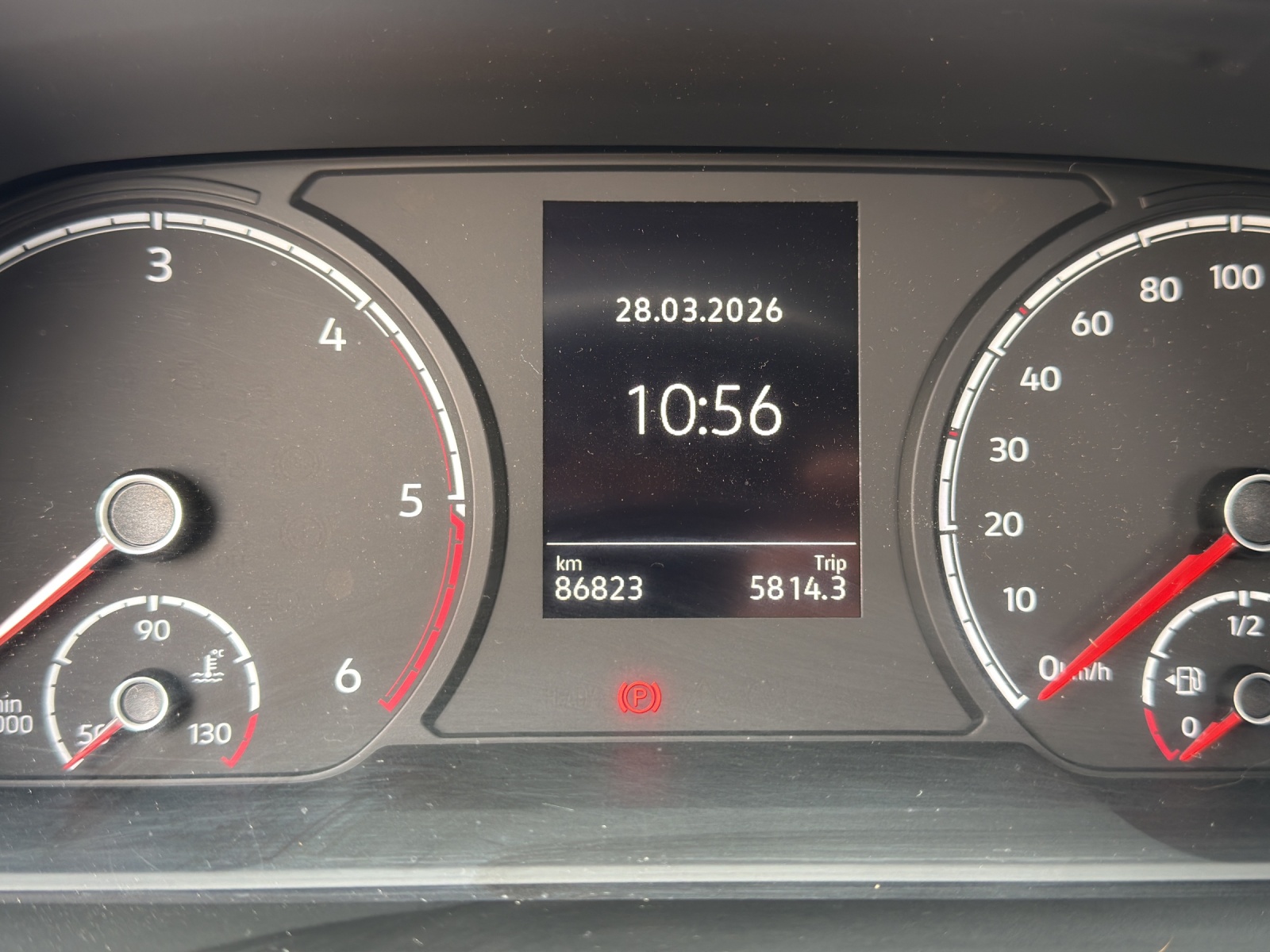 VW Caddy Kombi 2.0 TDI-image-10