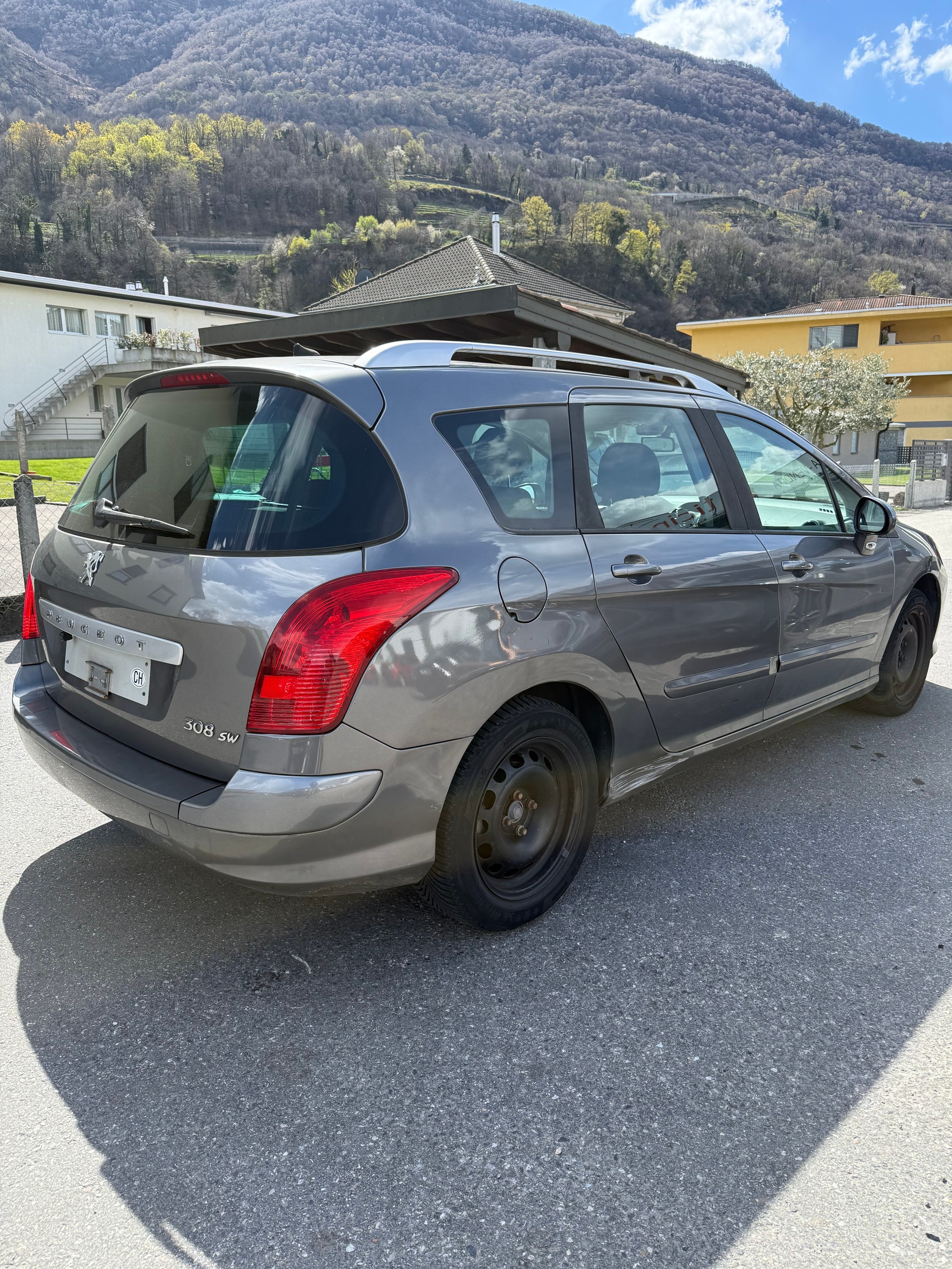 PEUGEOT 308 SW 2.0 HDI Trendy-image-4
