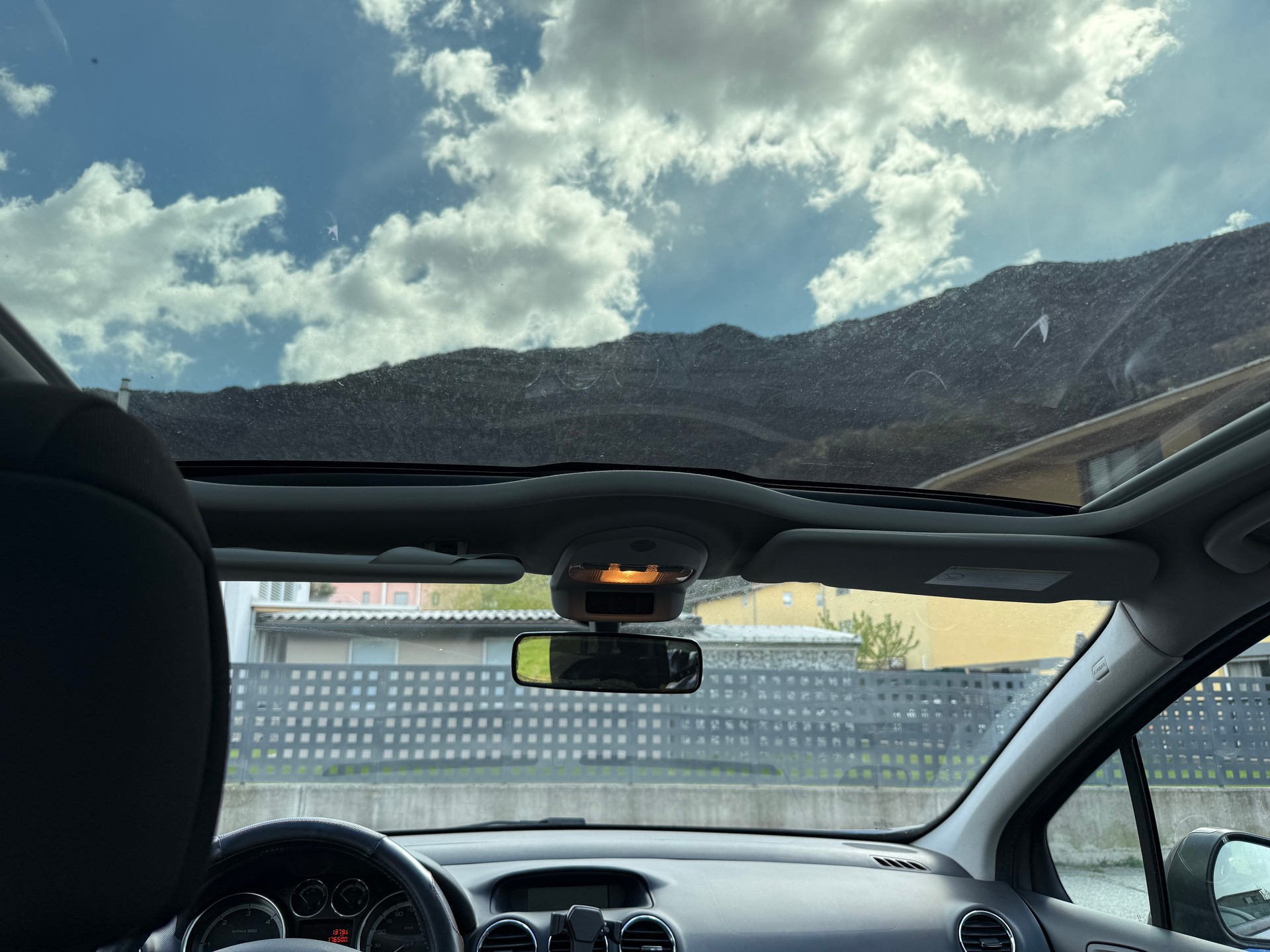 PEUGEOT 308 SW 2.0 HDI Trendy-image-8