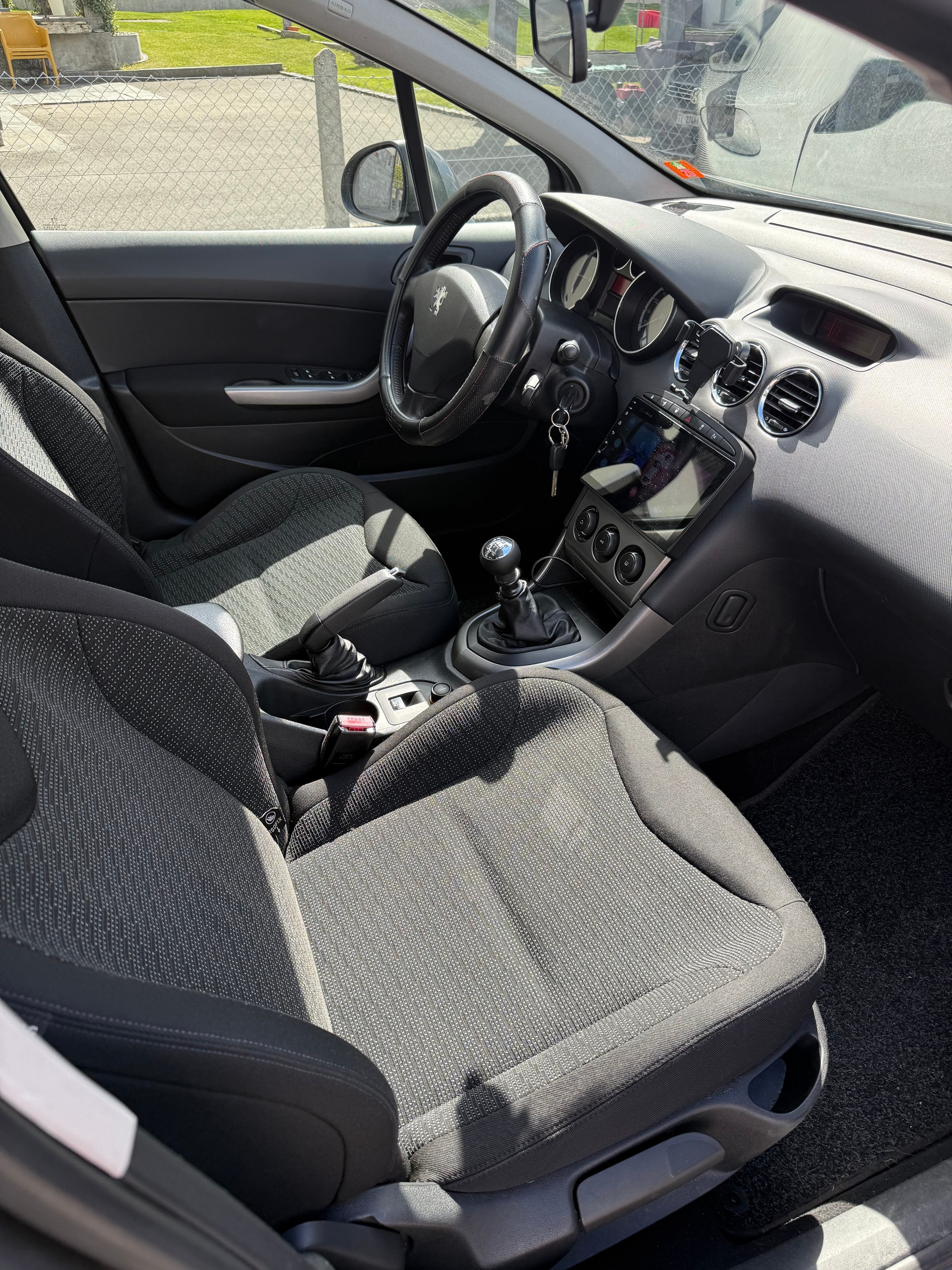 PEUGEOT 308 SW 2.0 HDI Trendy-image-10