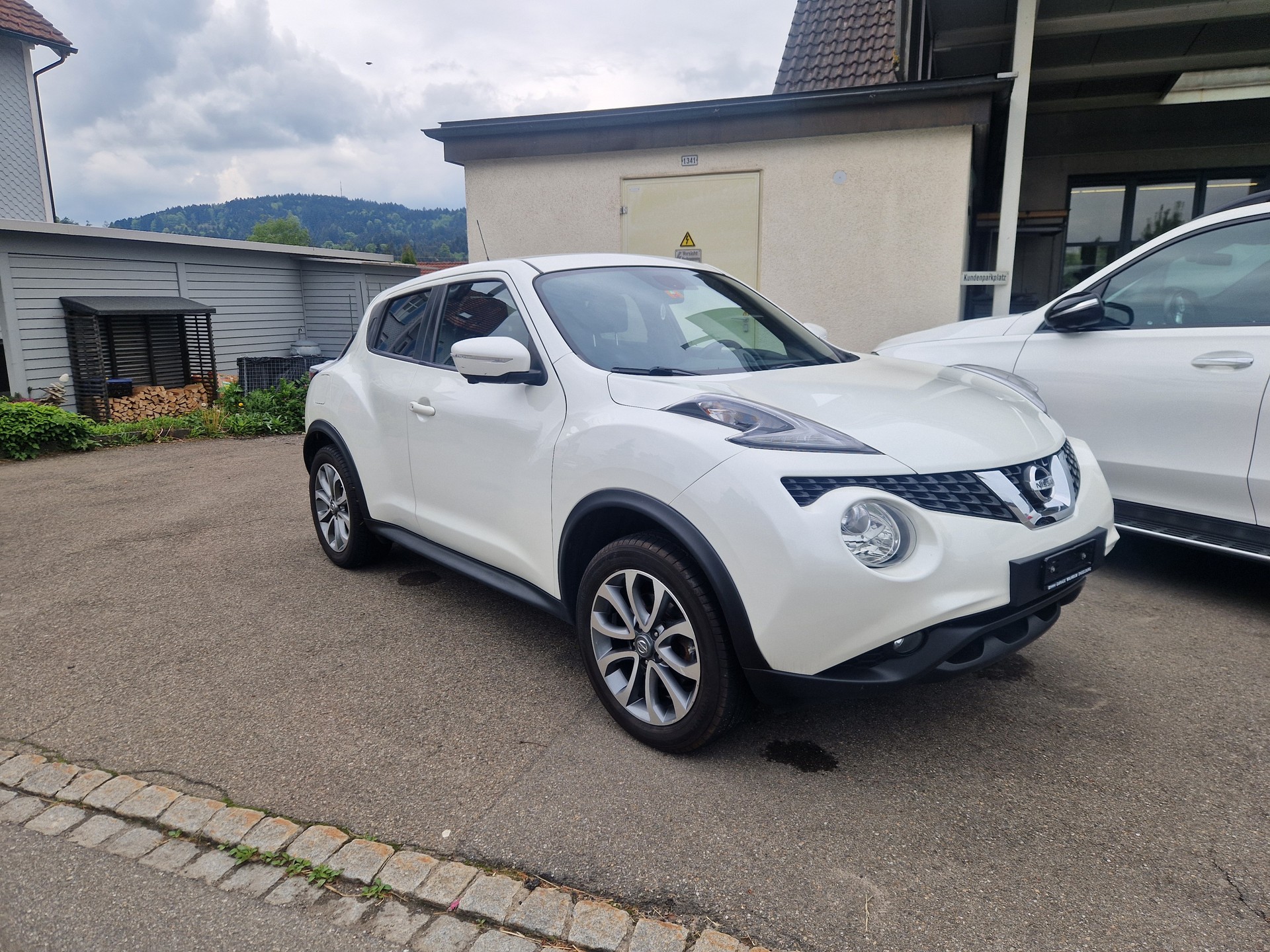 NISSAN Juke 1.6 DIG-T tekna 4x4 Xtronic M-CVT