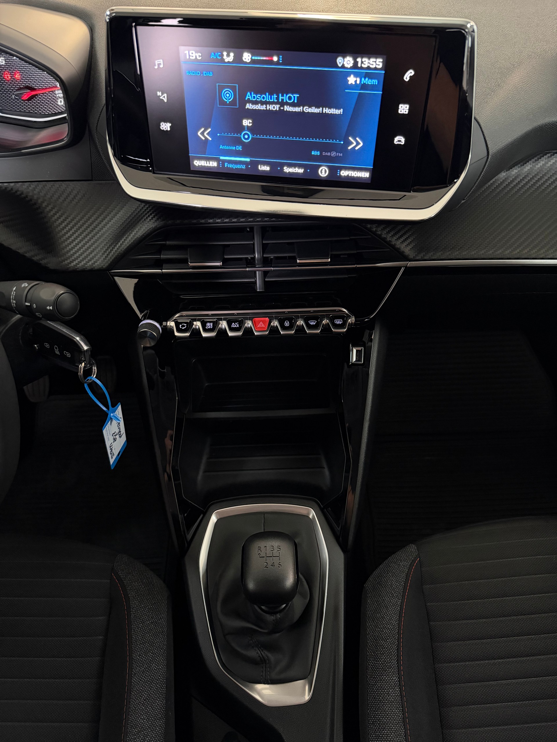 PEUGEOT 208 1.5 BlueHDi Allure-image-8
