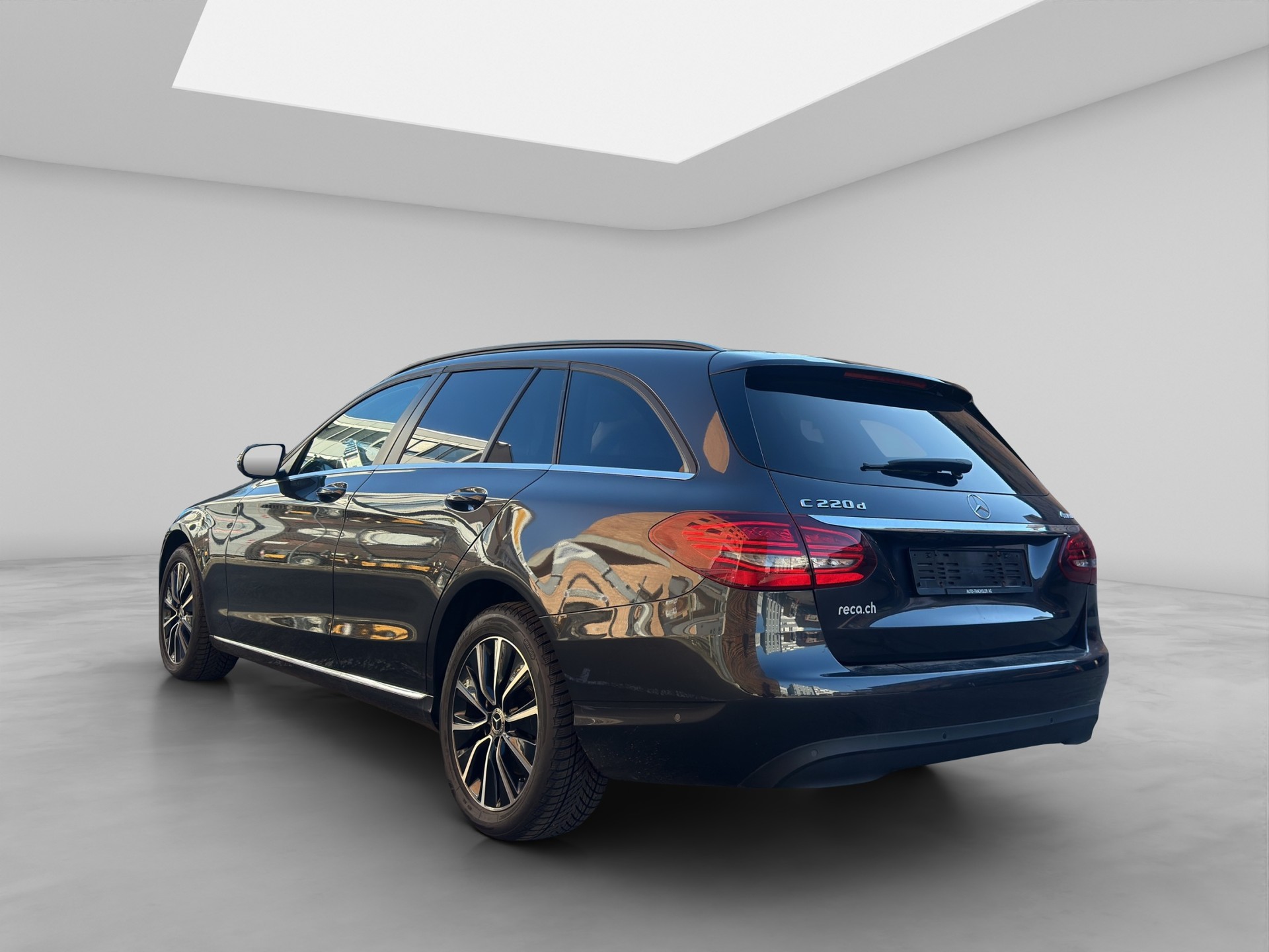MERCEDES-BENZ C 200 4Matic-showroom-element-3