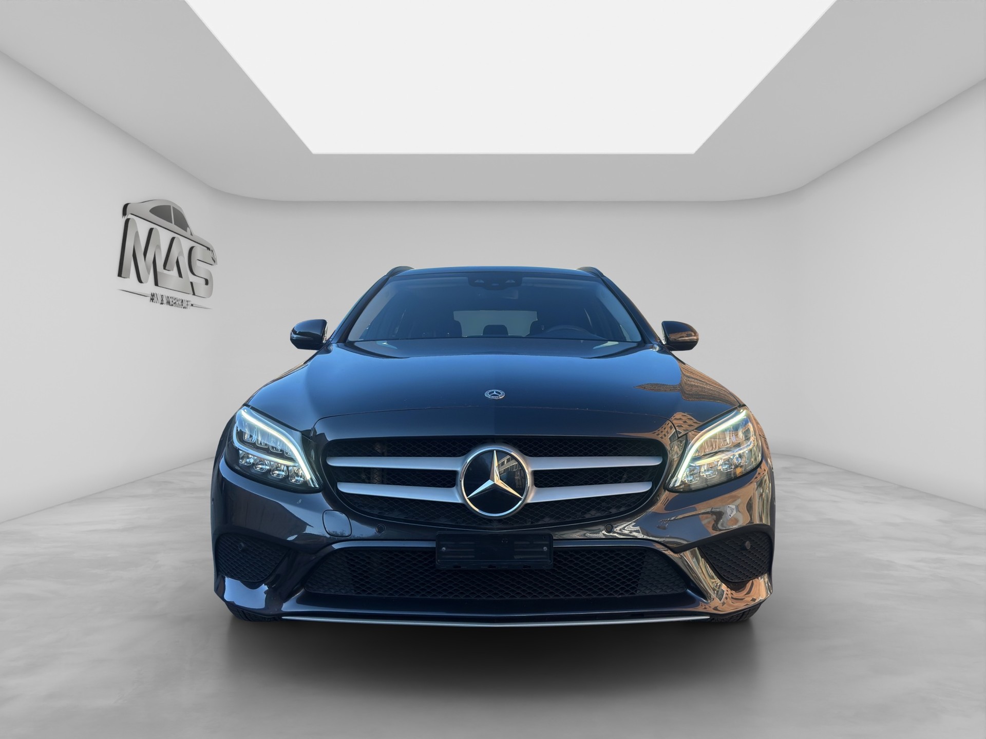 MERCEDES-BENZ C 200 4Matic-showroom-element-1