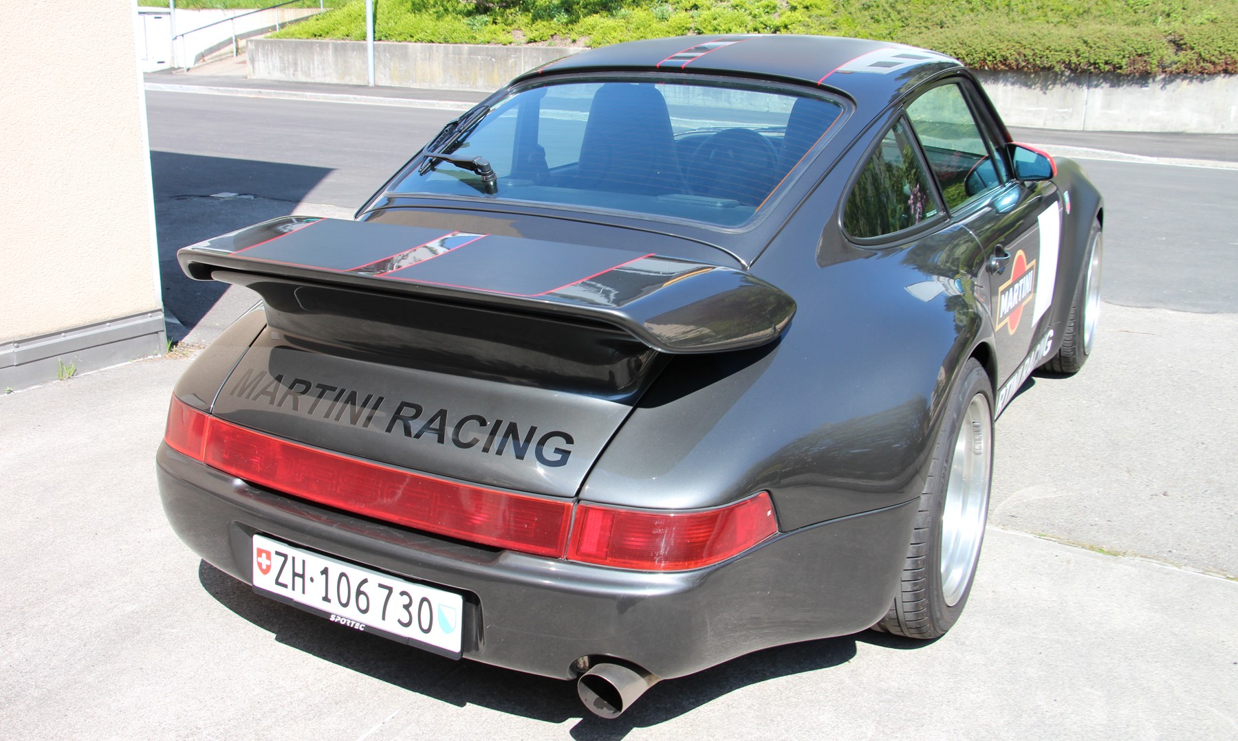 PORSCHE 911 Carrera 4-image-2