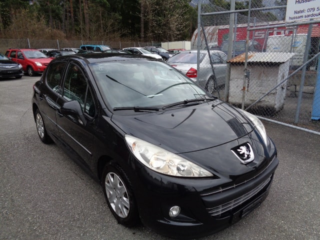 PEUGEOT 207 1.4 16V Swiss Edition-image-2