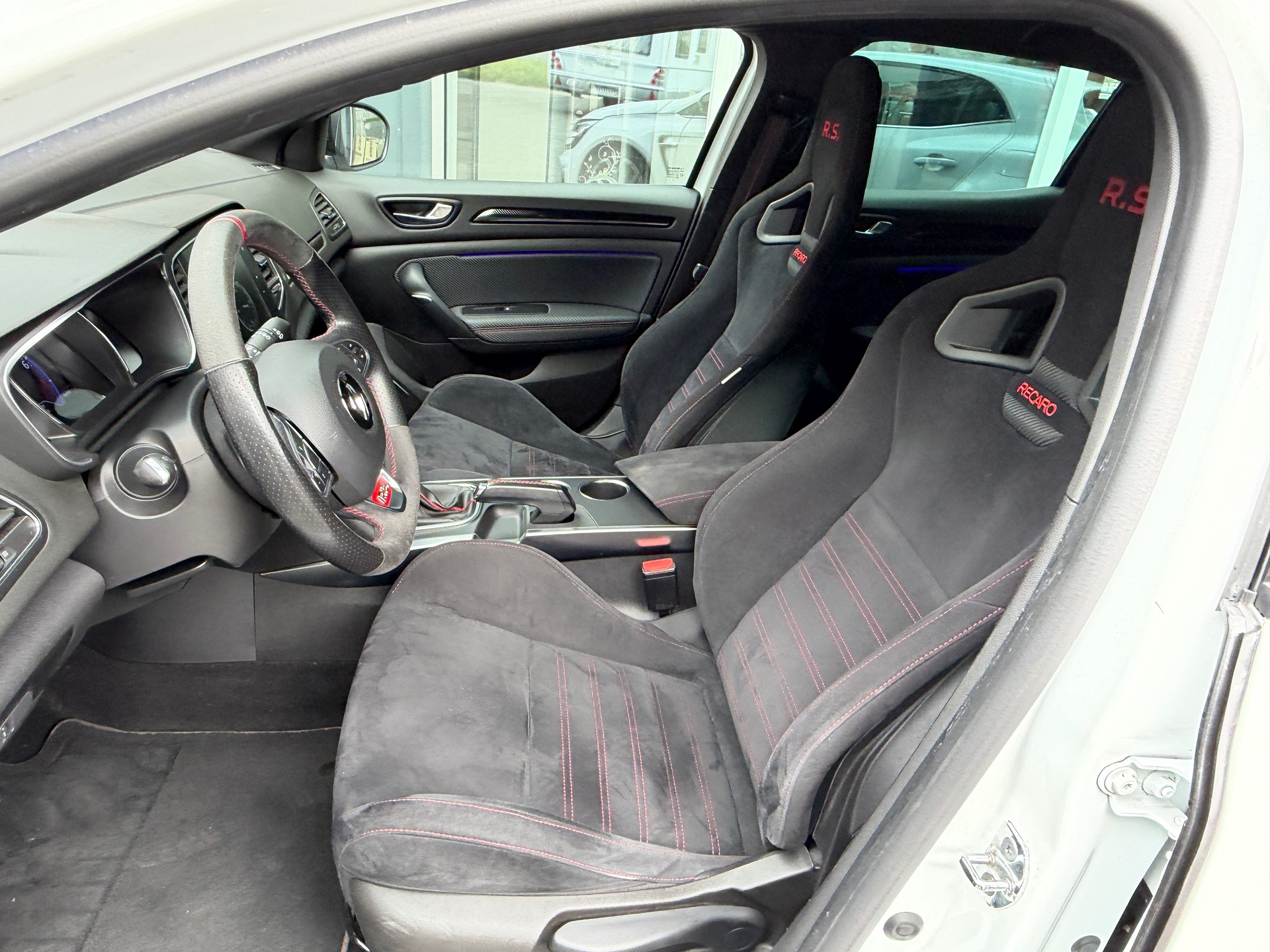 RENAULT Mégane Trophy 300-image-8