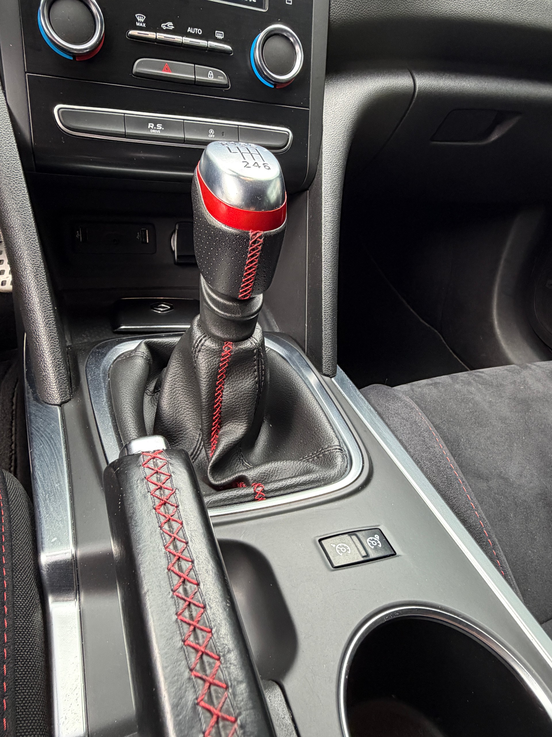 RENAULT Mégane Trophy 300-image-16