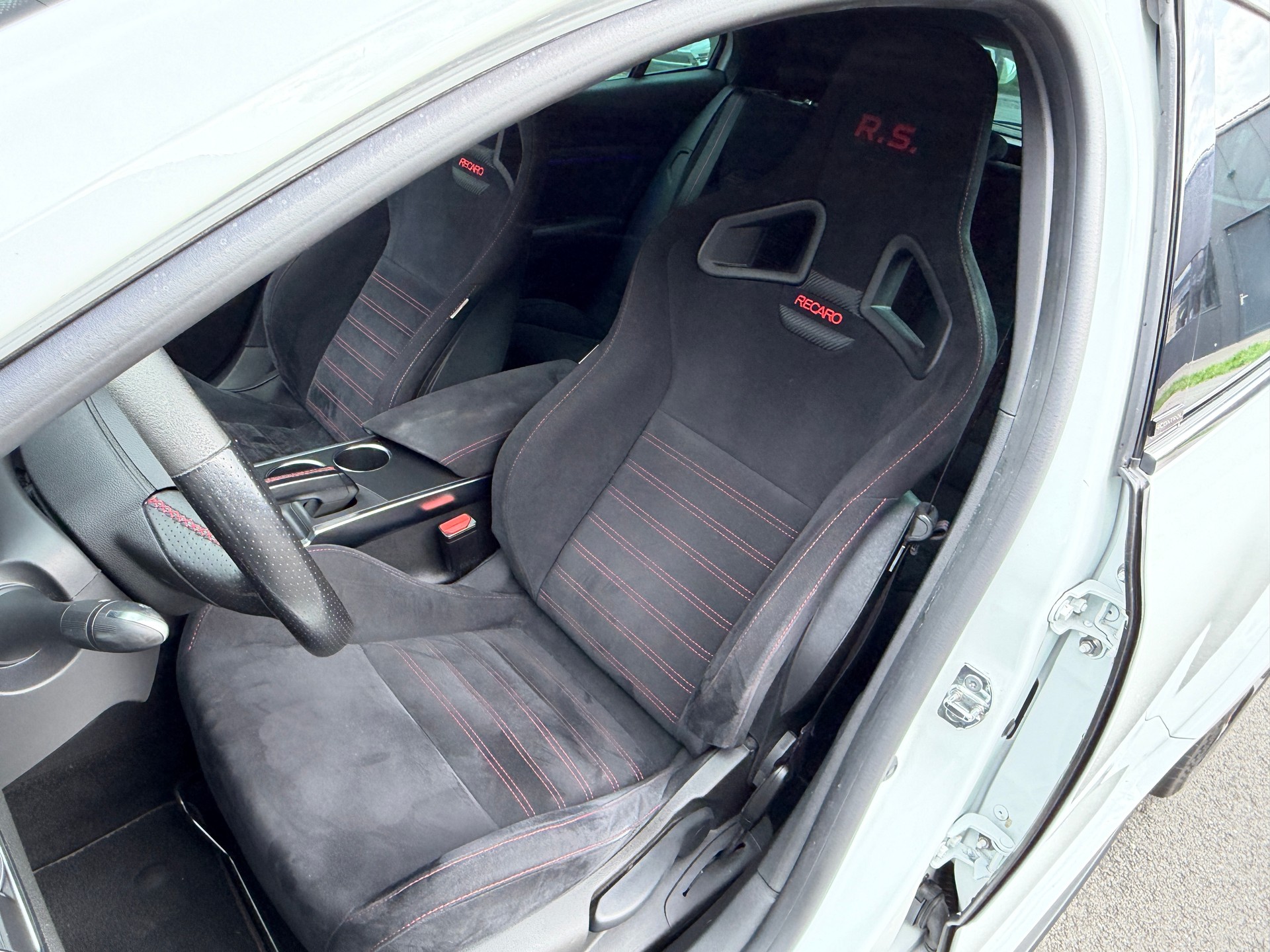 RENAULT Mégane Trophy 300-image-7