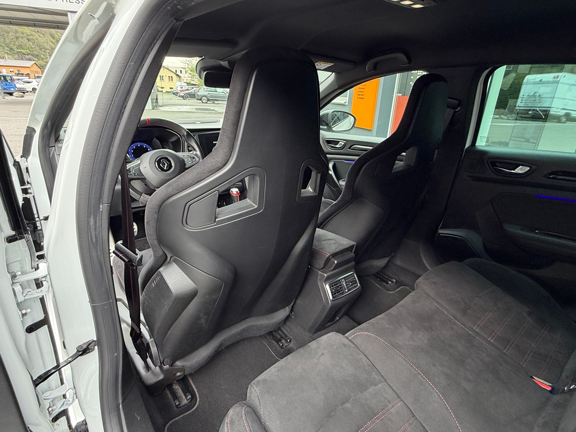 RENAULT Mégane Trophy 300-image-12