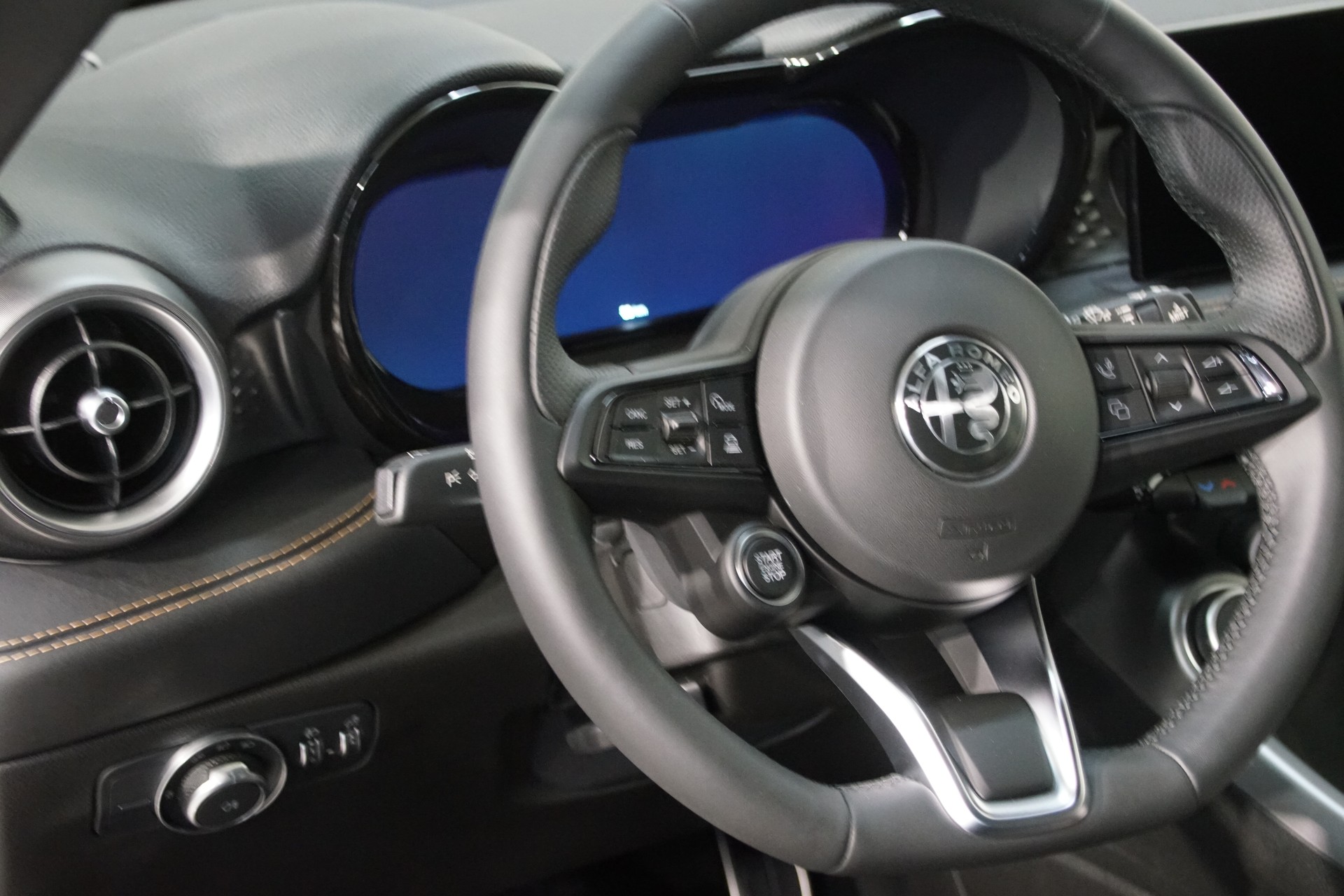 ALFA ROMEO Tonale 1.5 48V Hybrid Sprint Edition-image-13