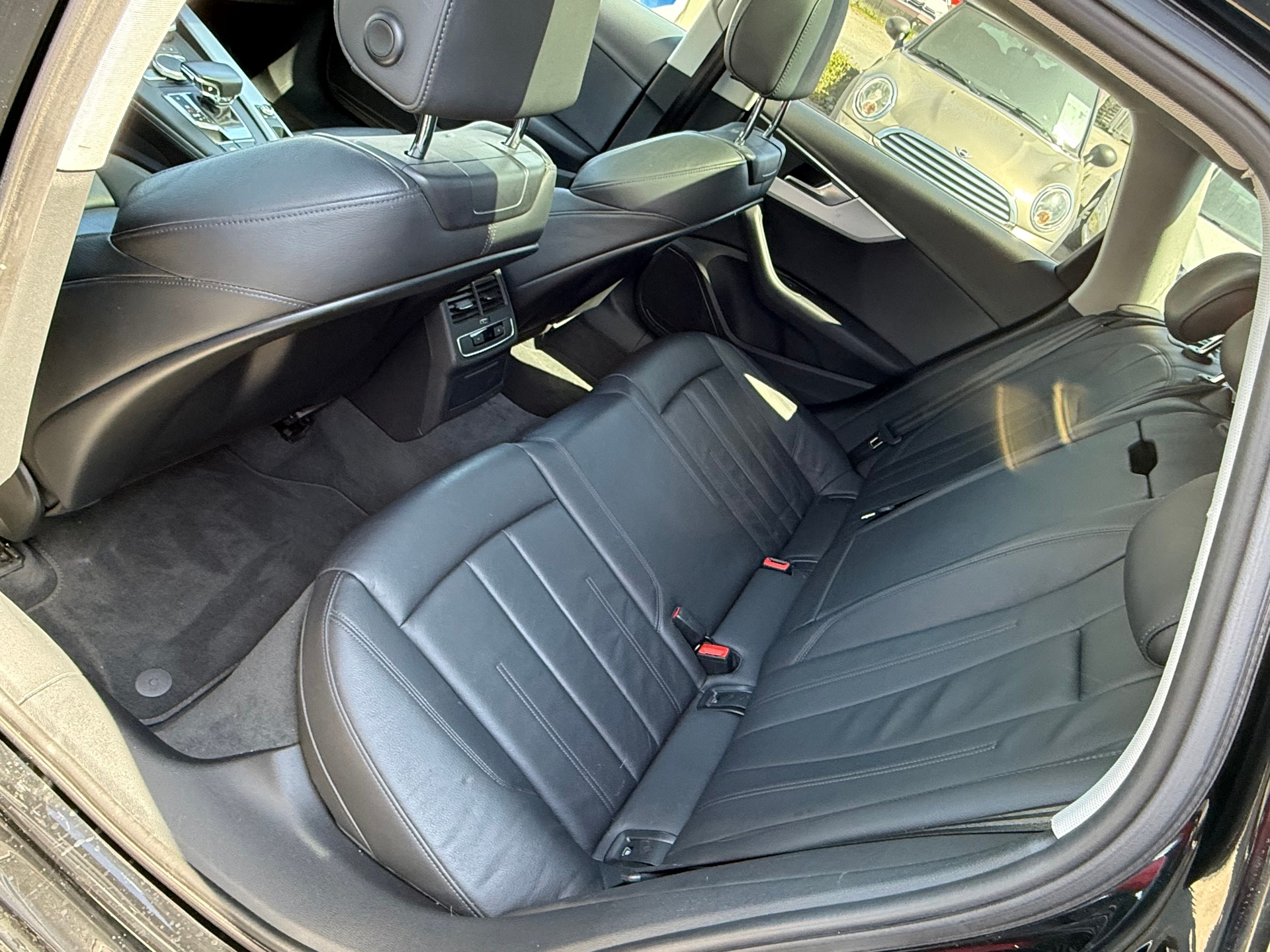 AUDI A4 allroad 2.0 TFSI quattro S-tronic-image-9
