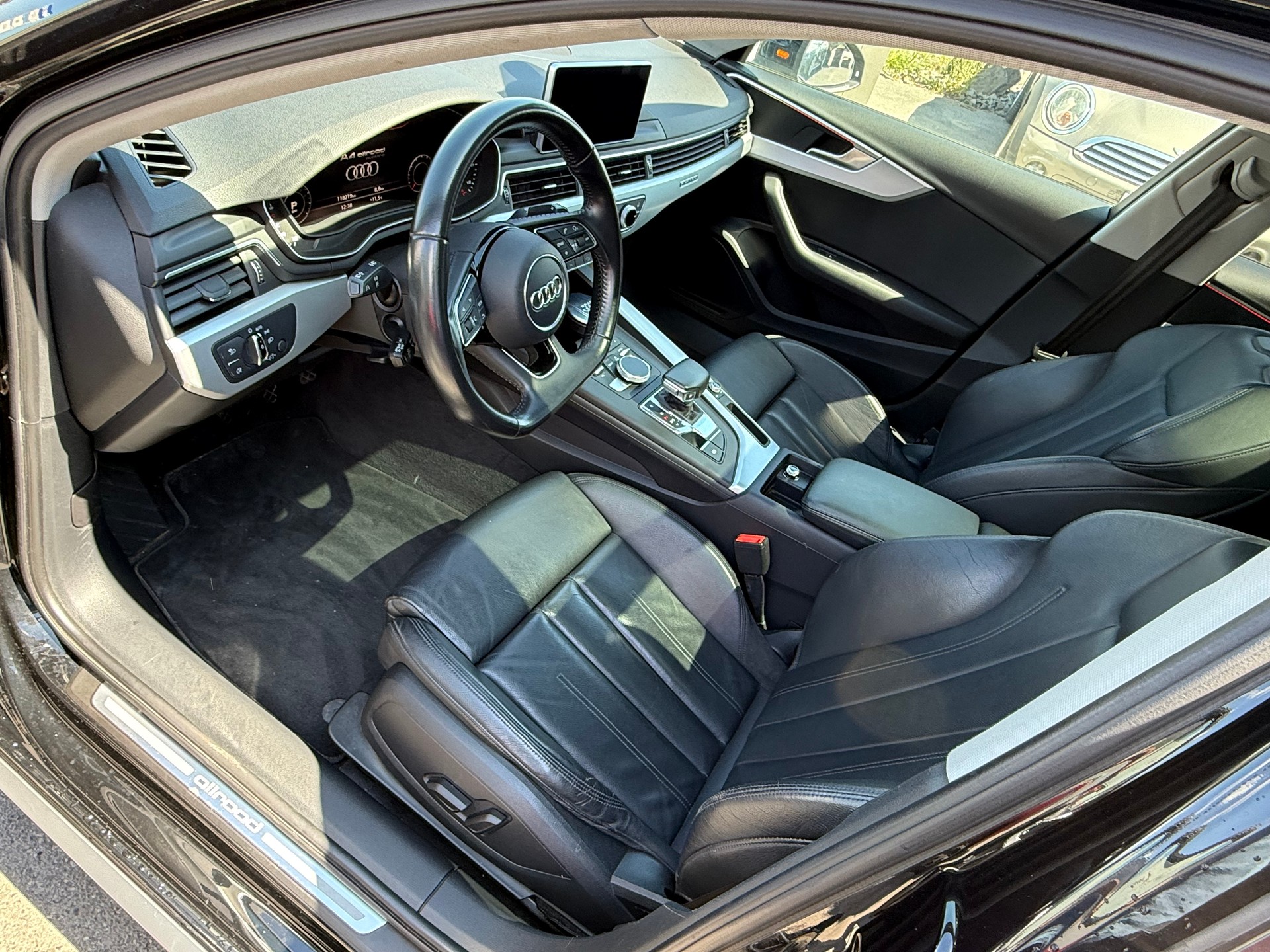 AUDI A4 allroad 2.0 TFSI quattro S-tronic-image-8