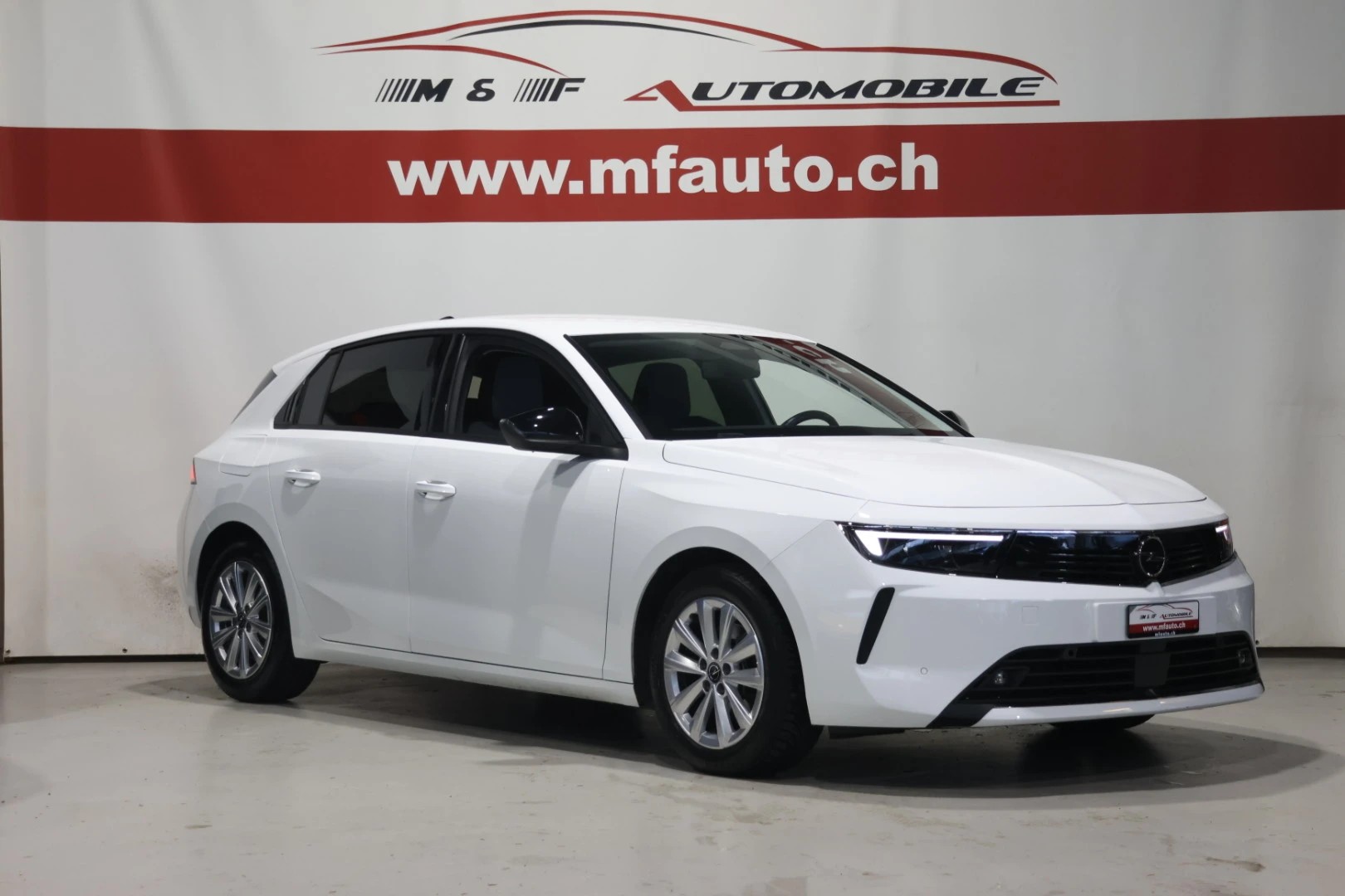 OPEL Astra 1.2 T 130 Swiss CH FAHRZEUG AUS 1. HAND-image-3