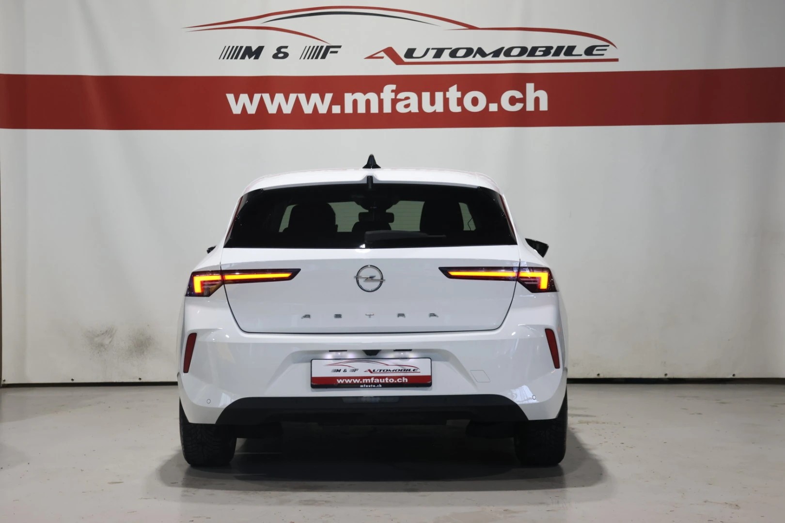 OPEL Astra 1.2 T 130 Swiss CH FAHRZEUG AUS 1. HAND-image-6