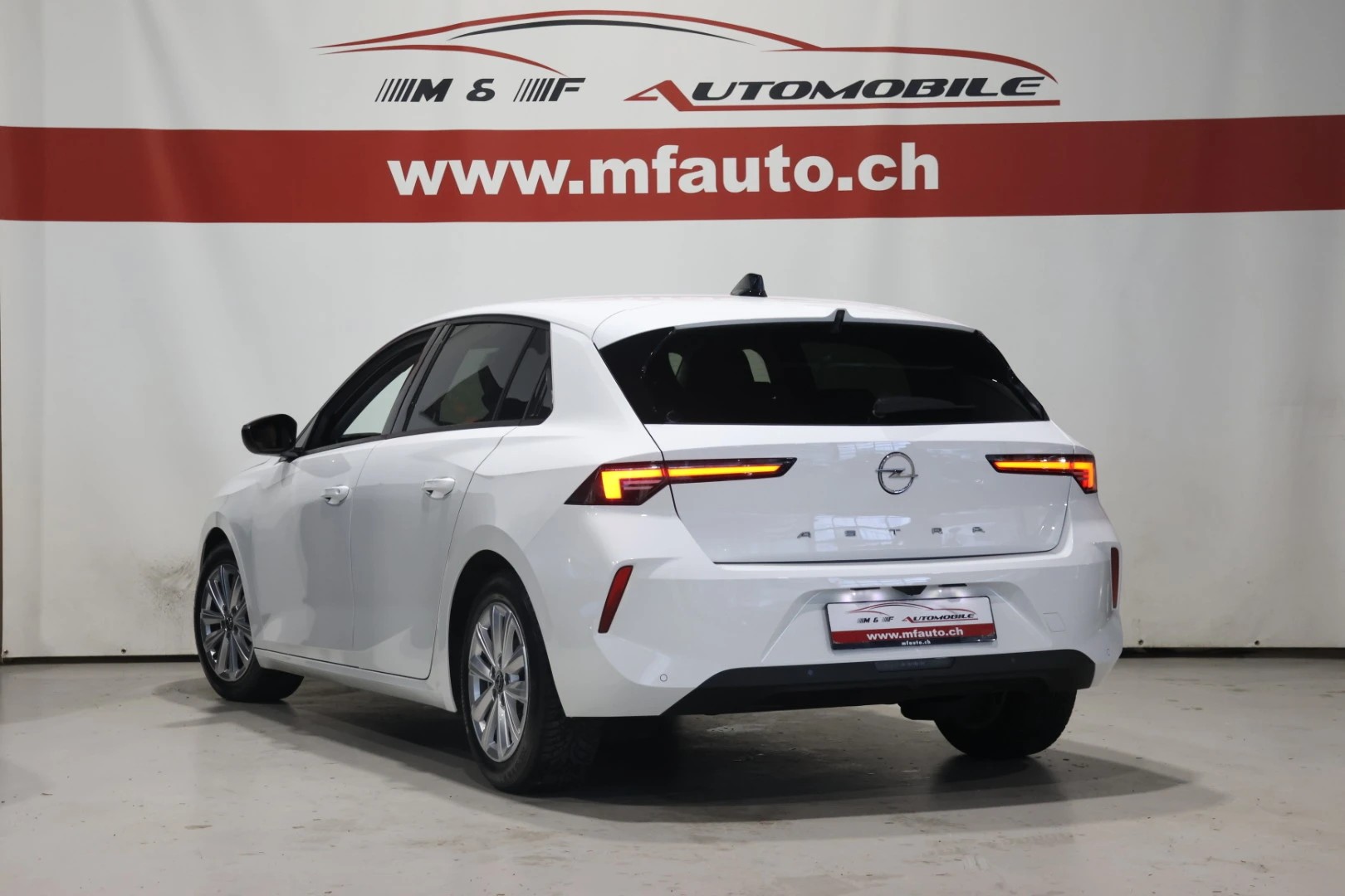 OPEL Astra 1.2 T 130 Swiss CH FAHRZEUG AUS 1. HAND-image-5