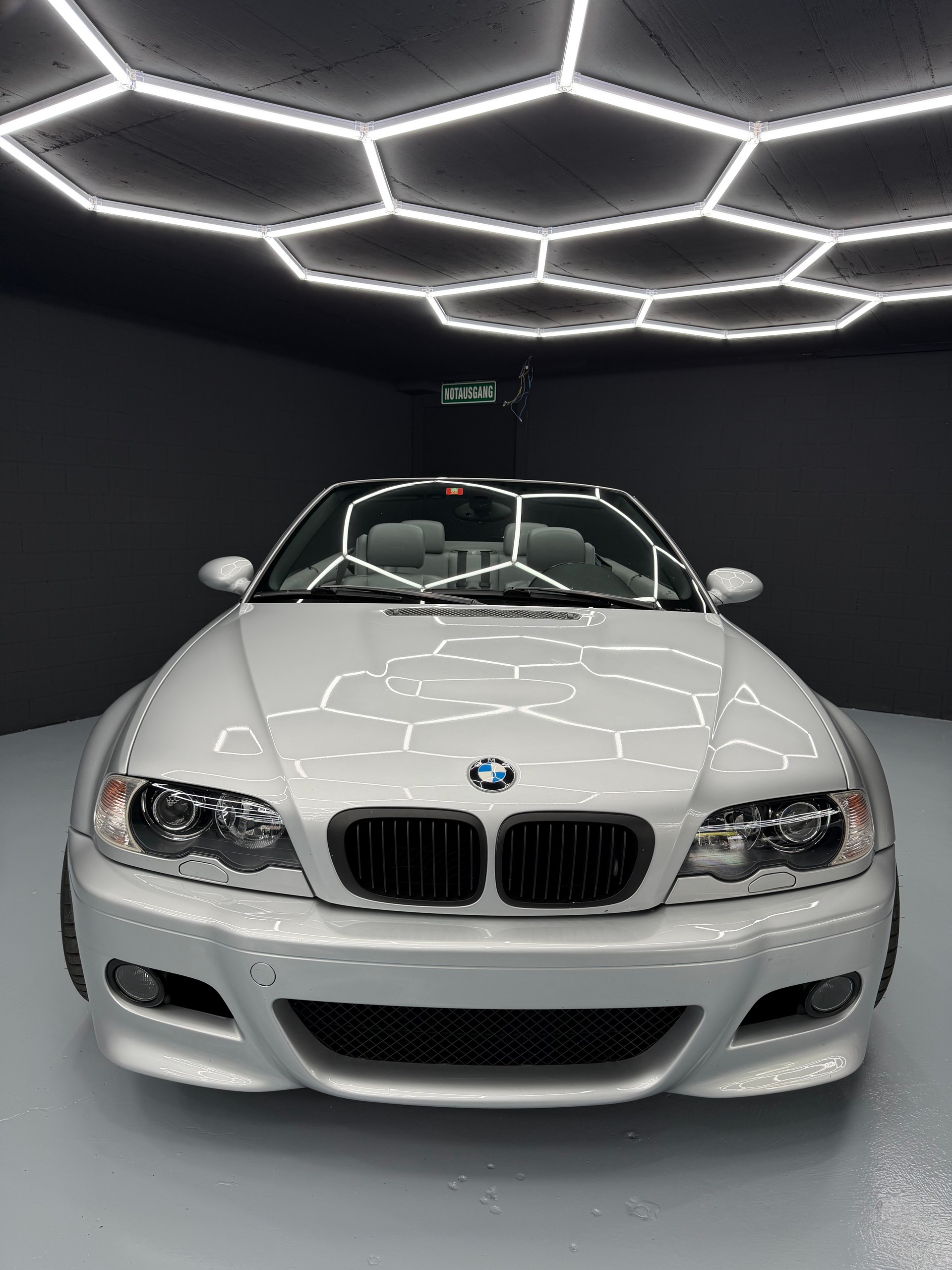 BMW M3 Cabriolet-image-0