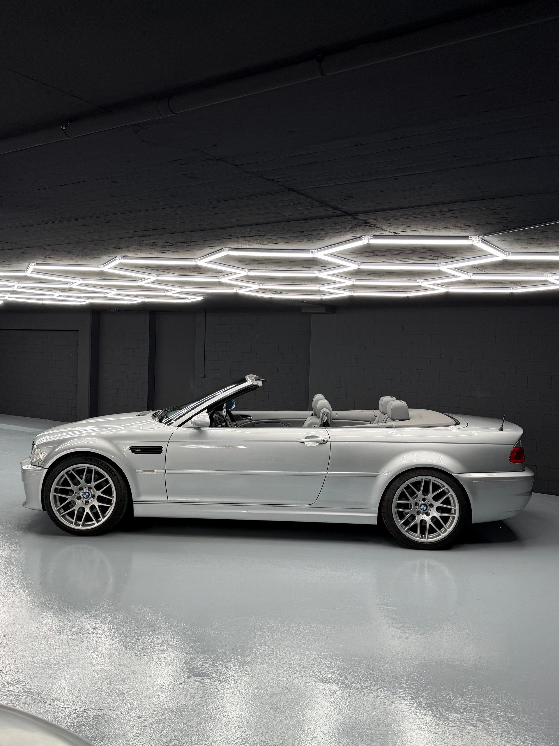BMW M3 Cabriolet-image-1