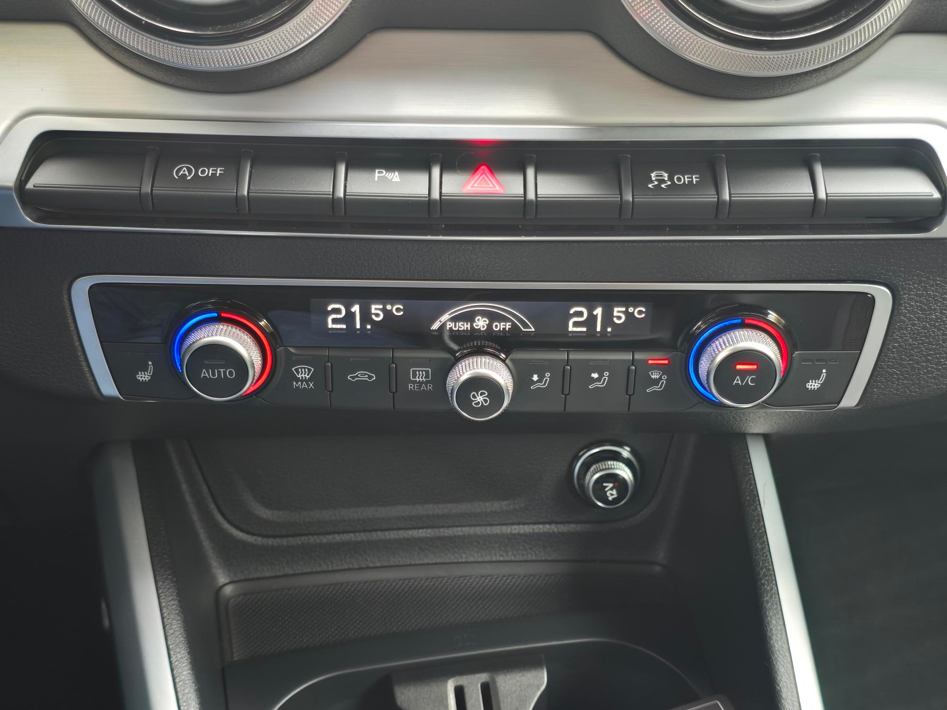 AUDI Q2 40 TFSI advanced Attraction quattro S-tronic-image-15