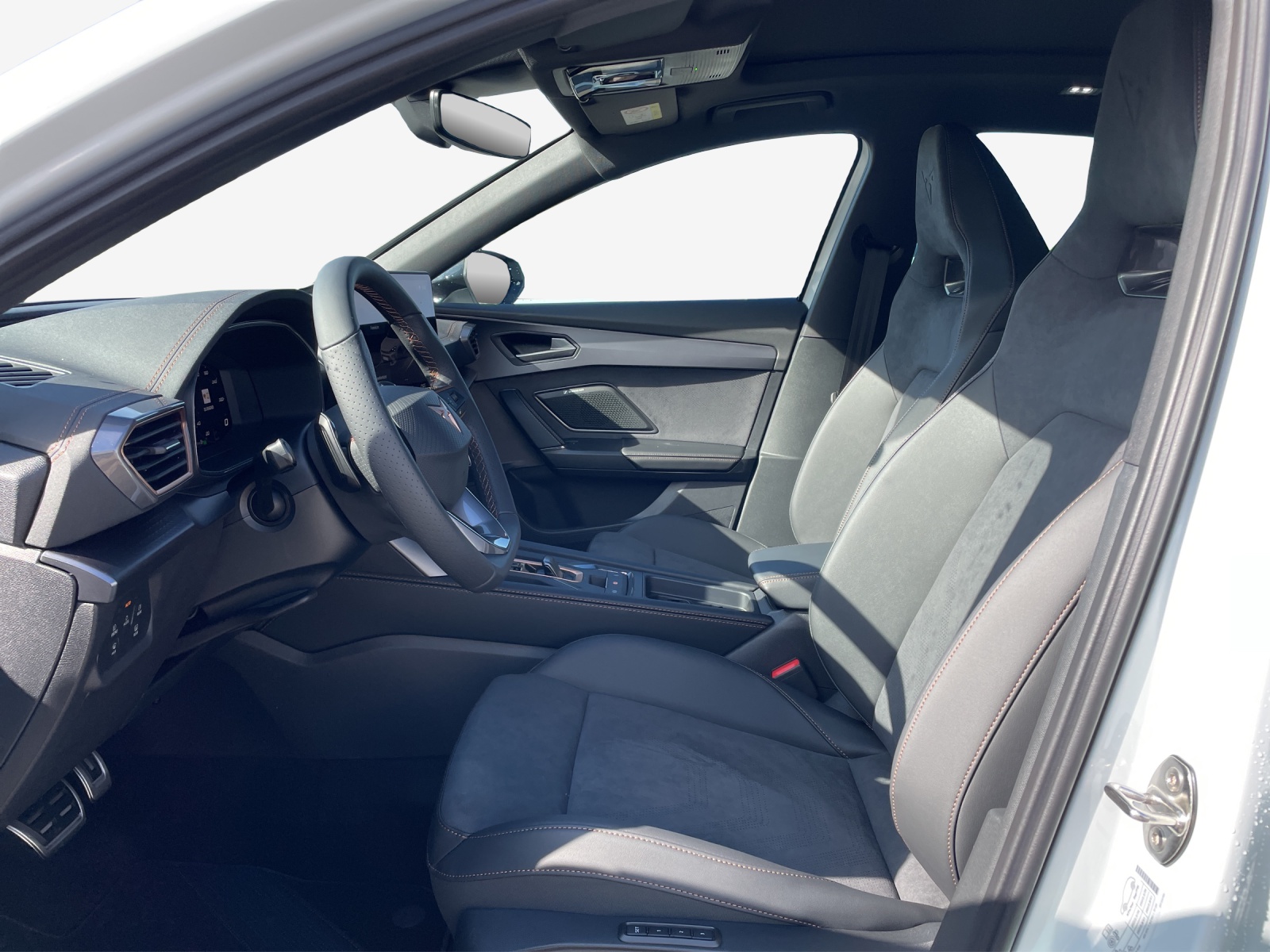 CUPRA Formentor 1.5 e-HYBRID pHEV VZ DSG-image-8