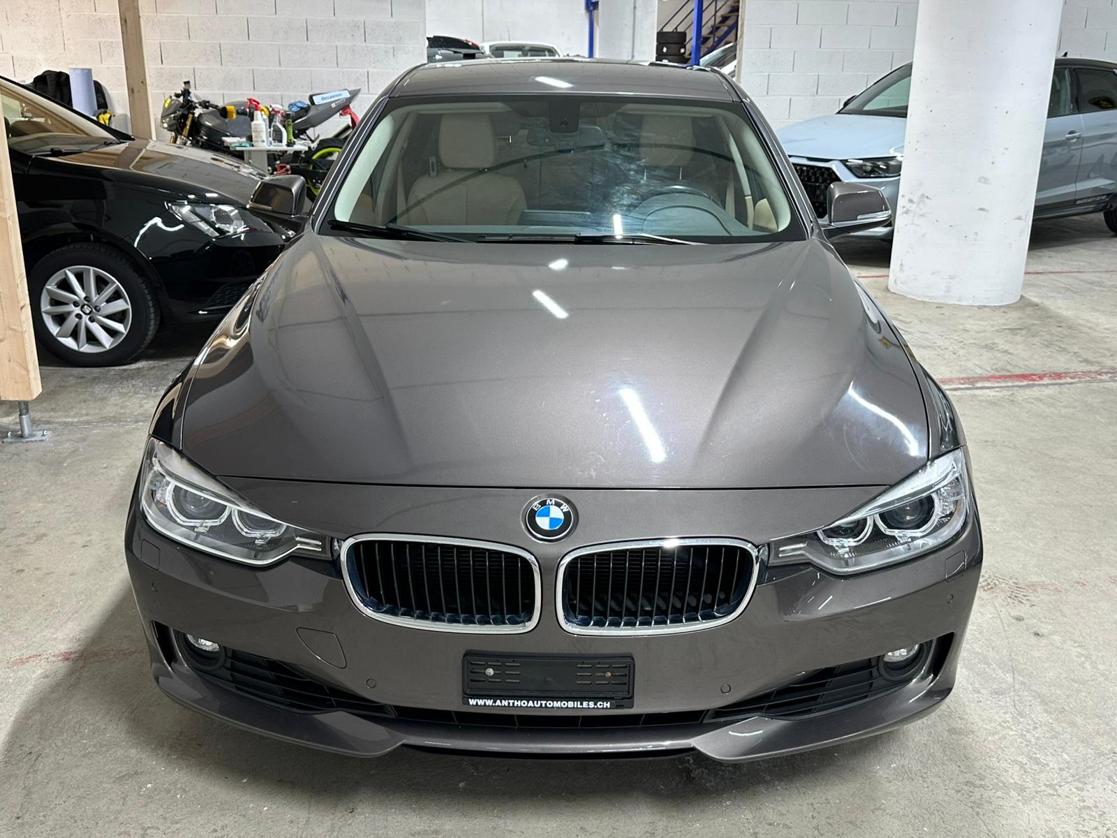 BMW 320i Steptronic-image-2