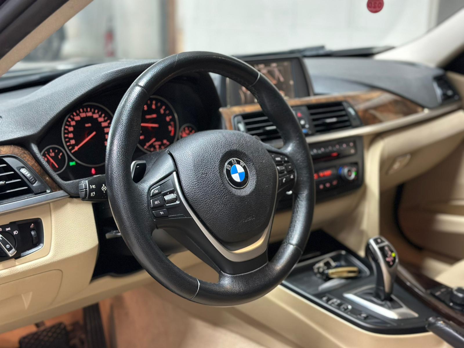 BMW 320i Steptronic-image-14