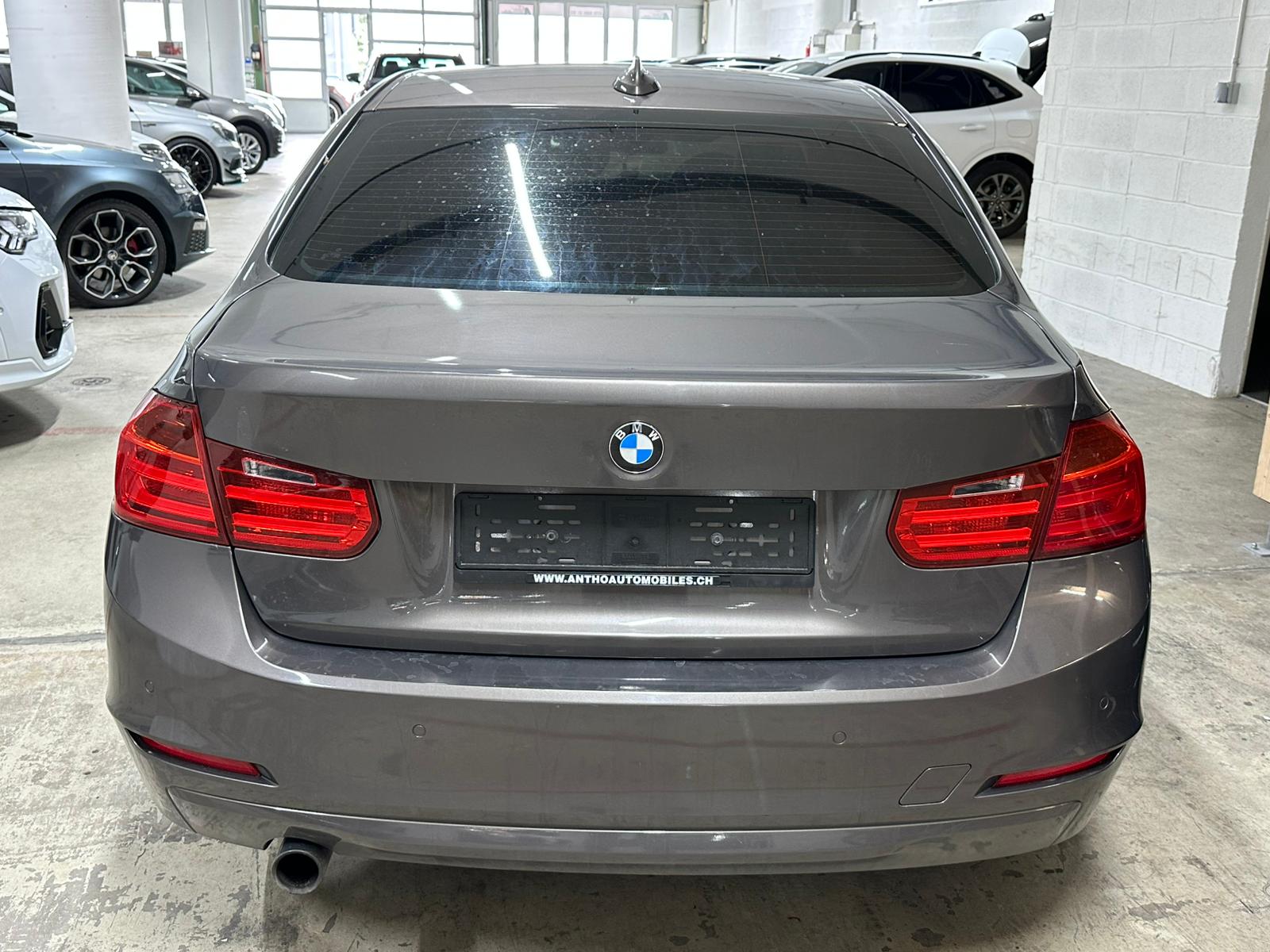 BMW 320i Steptronic-image-5
