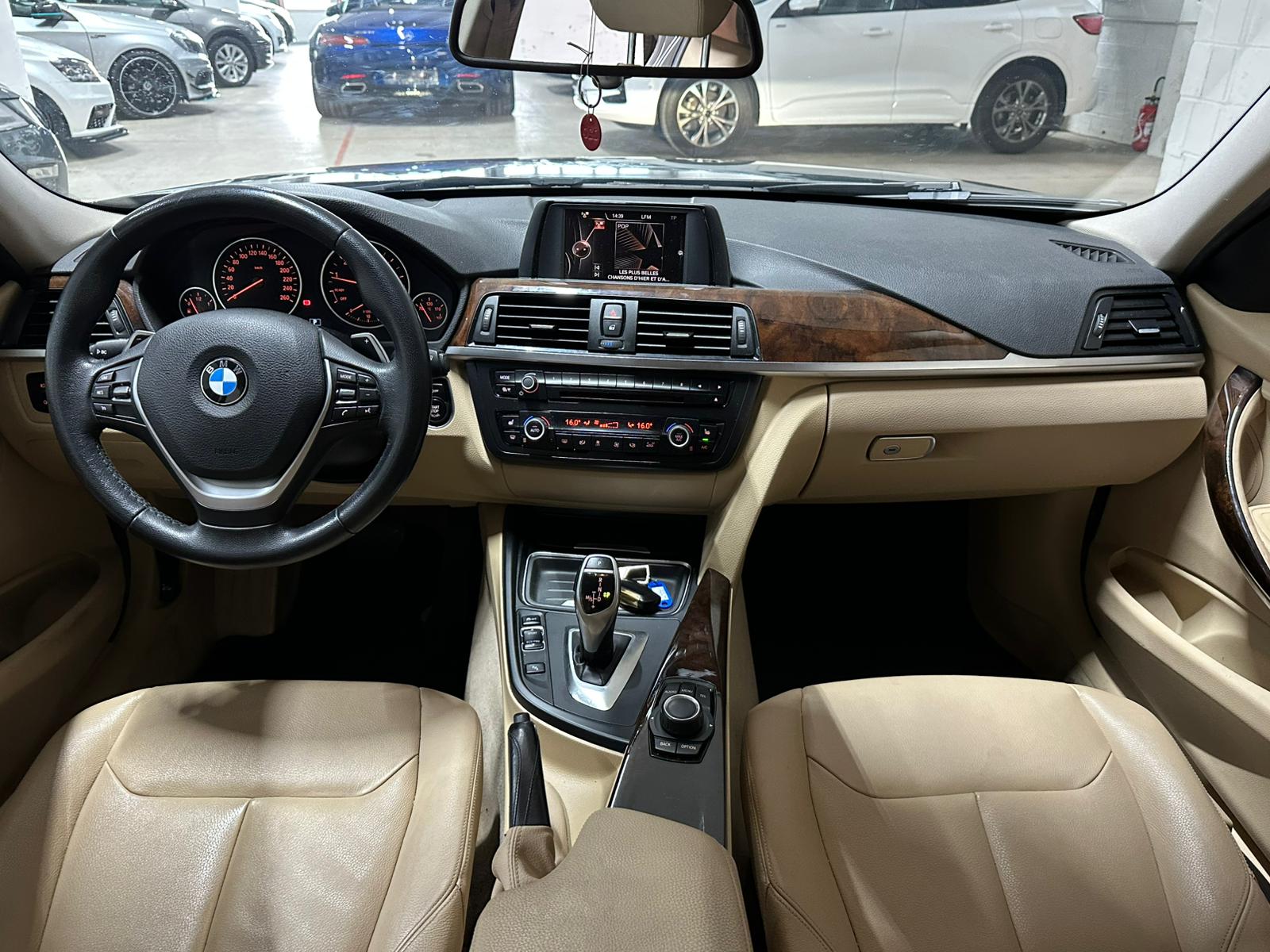 BMW 320i Steptronic-image-9