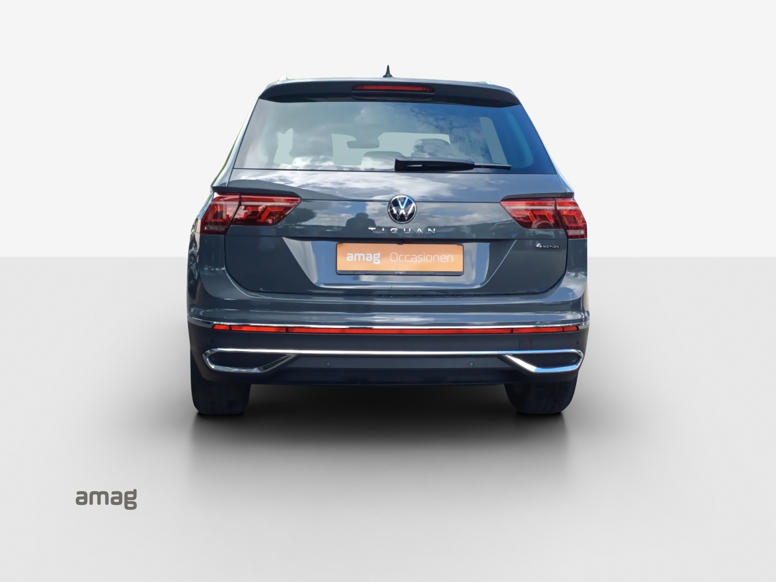 VW Tiguan 2.0TSI Elegance 4Motion DSG-image-3