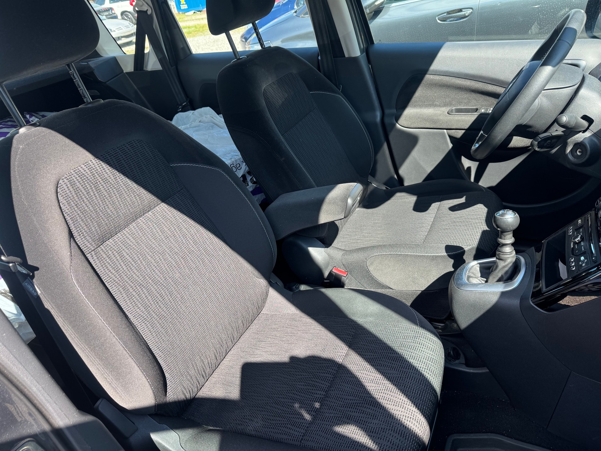 CITROEN C3 Picasso 1.6 HDi Exclusive-image-6