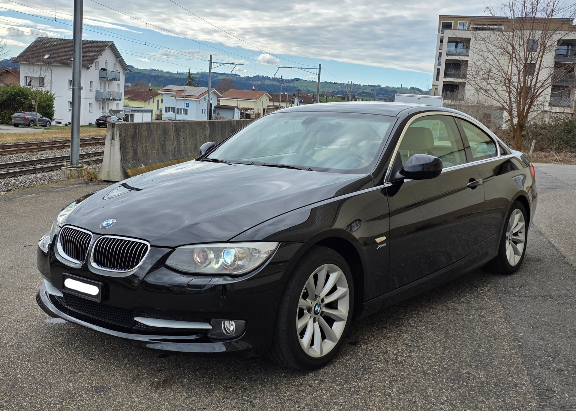BMW 325i xDrive Coupé Steptronic-image-0