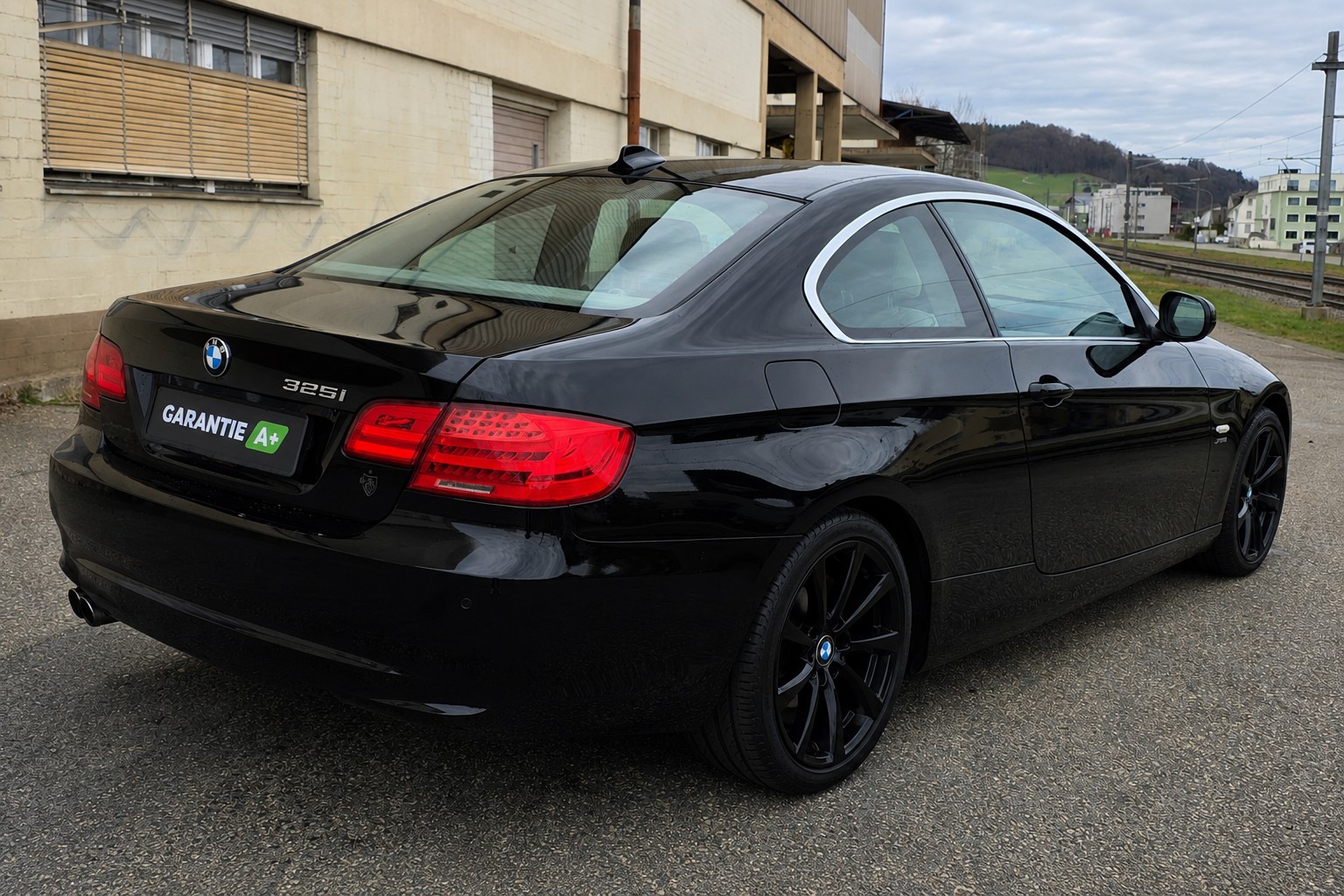 BMW 325i xDrive Coupé Steptronic-image-2