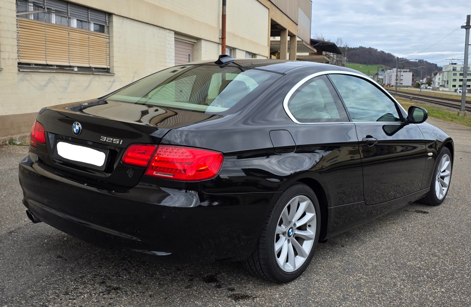 BMW 325i xDrive Coupé Steptronic-image-2