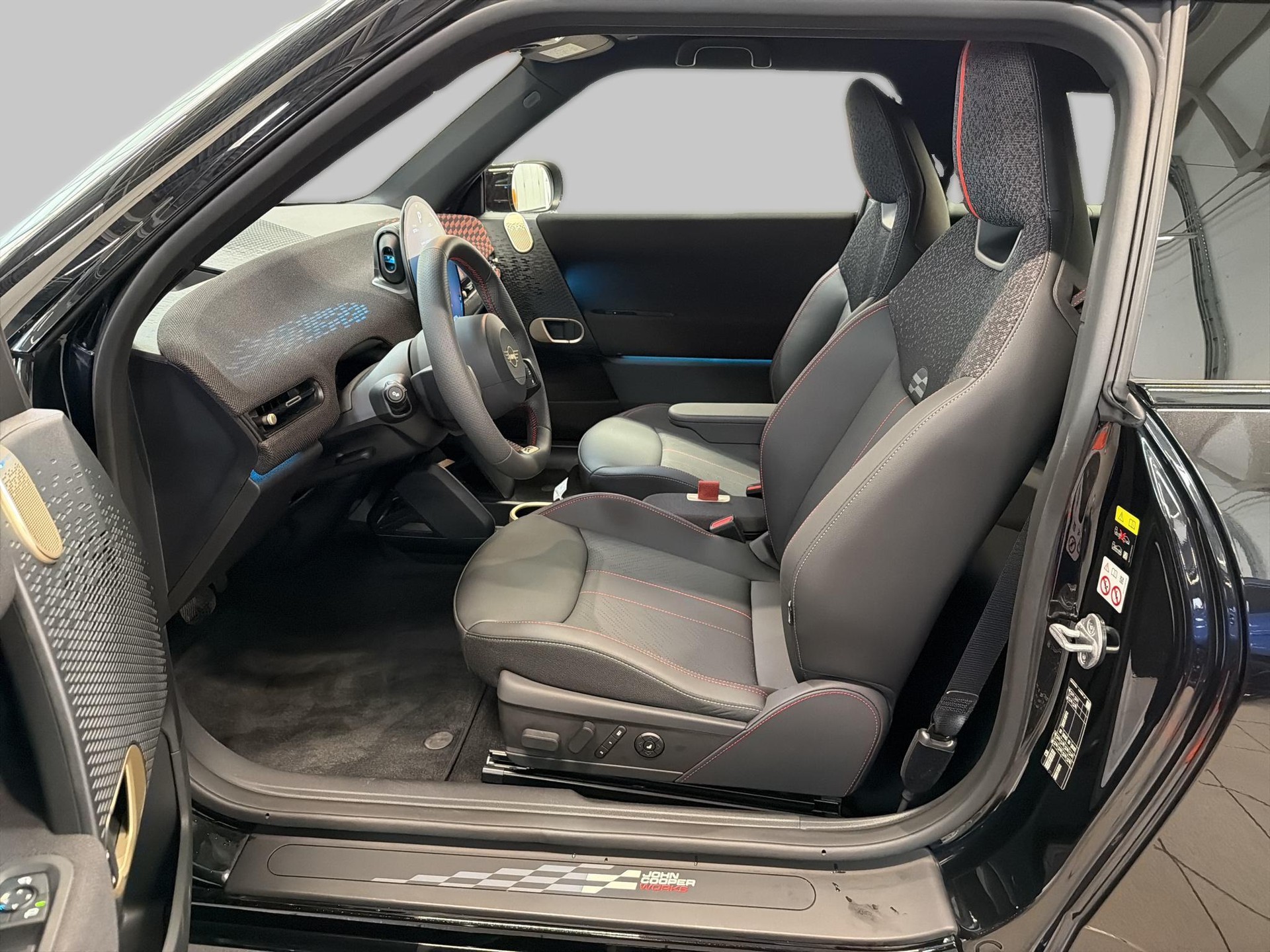 MINI Cooper SE-image-27