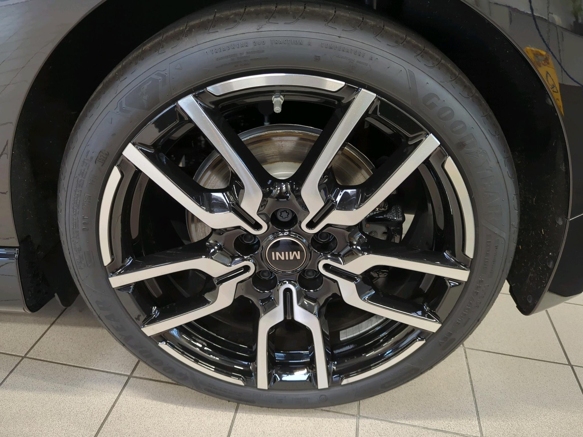 MINI Cooper SE-image-16