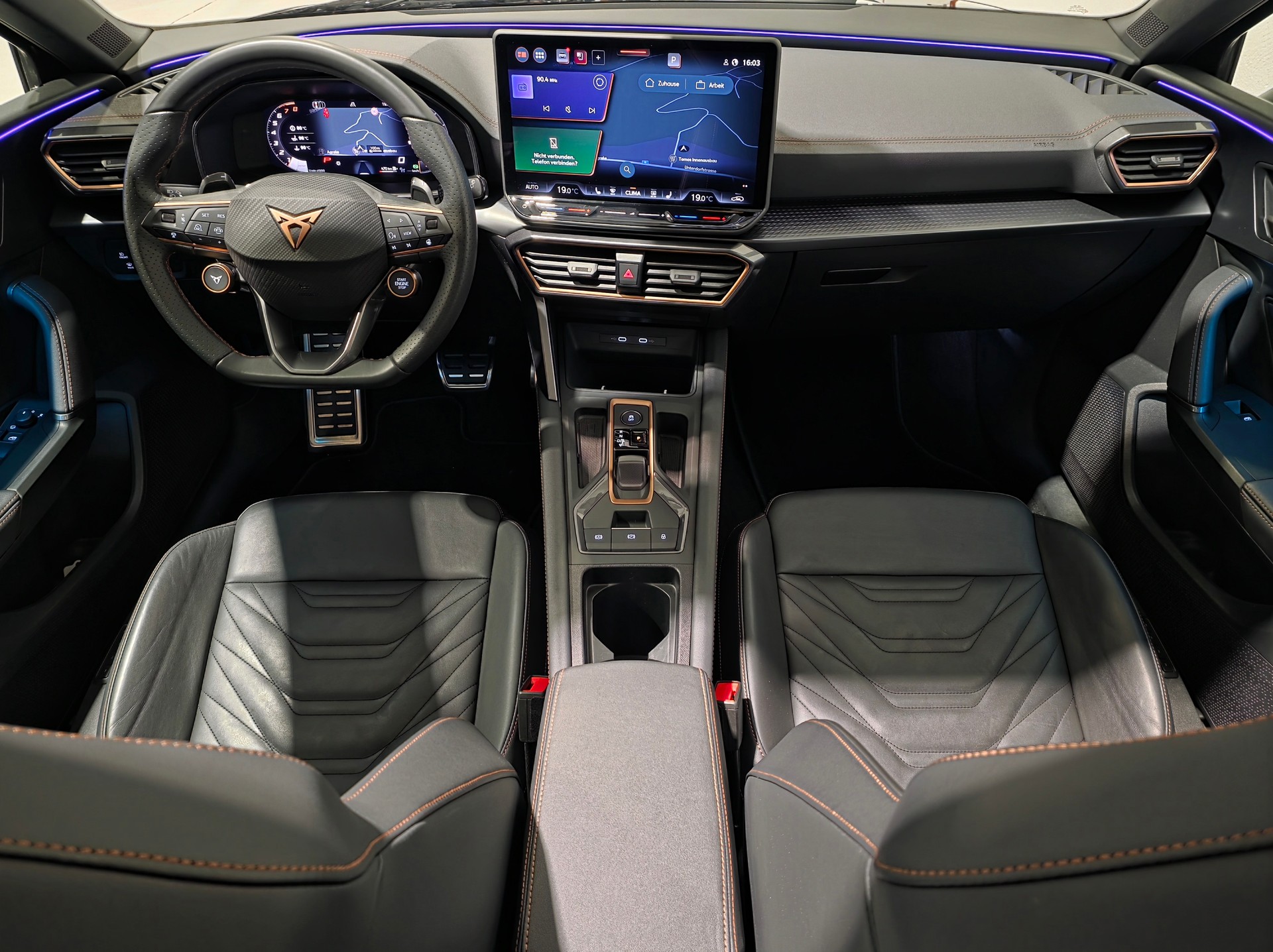 CUPRA LEON 2.0 TSI VZ 300 DSG-image-4