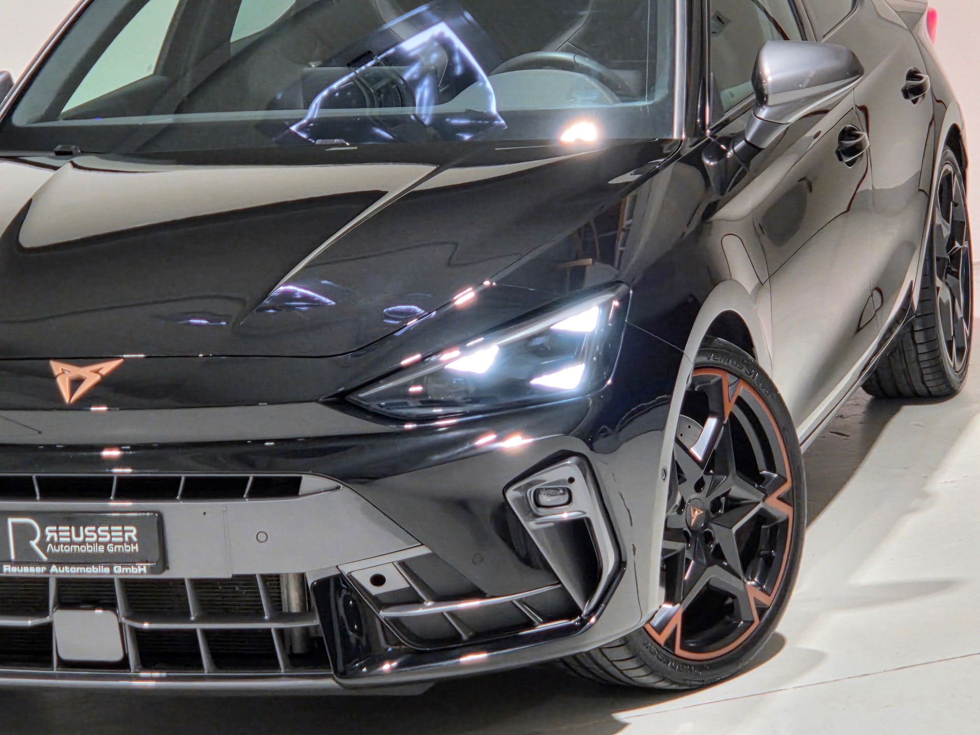CUPRA LEON 2.0 TSI VZ 300 DSG-image-23