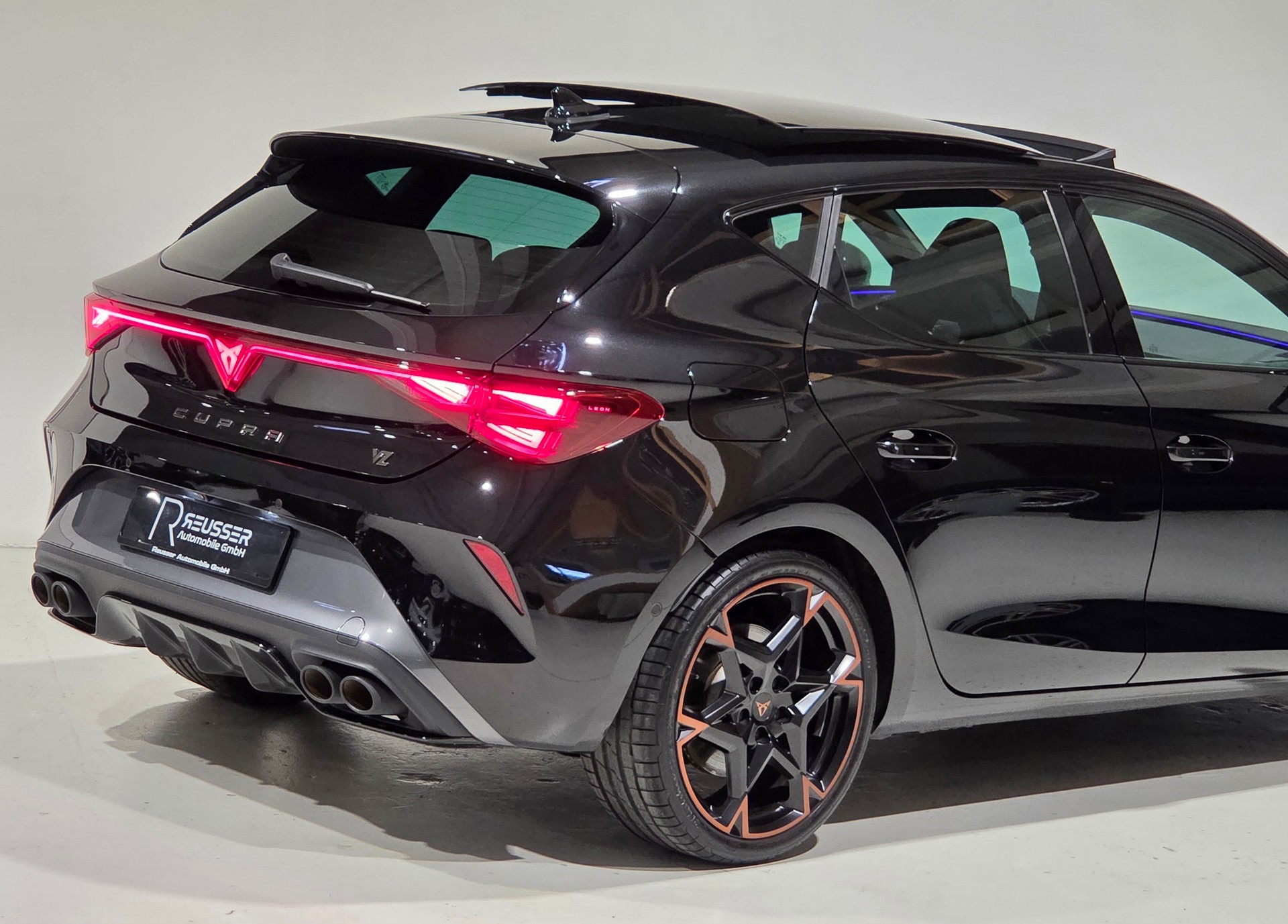 CUPRA LEON 2.0 TSI VZ 300 DSG-image-29