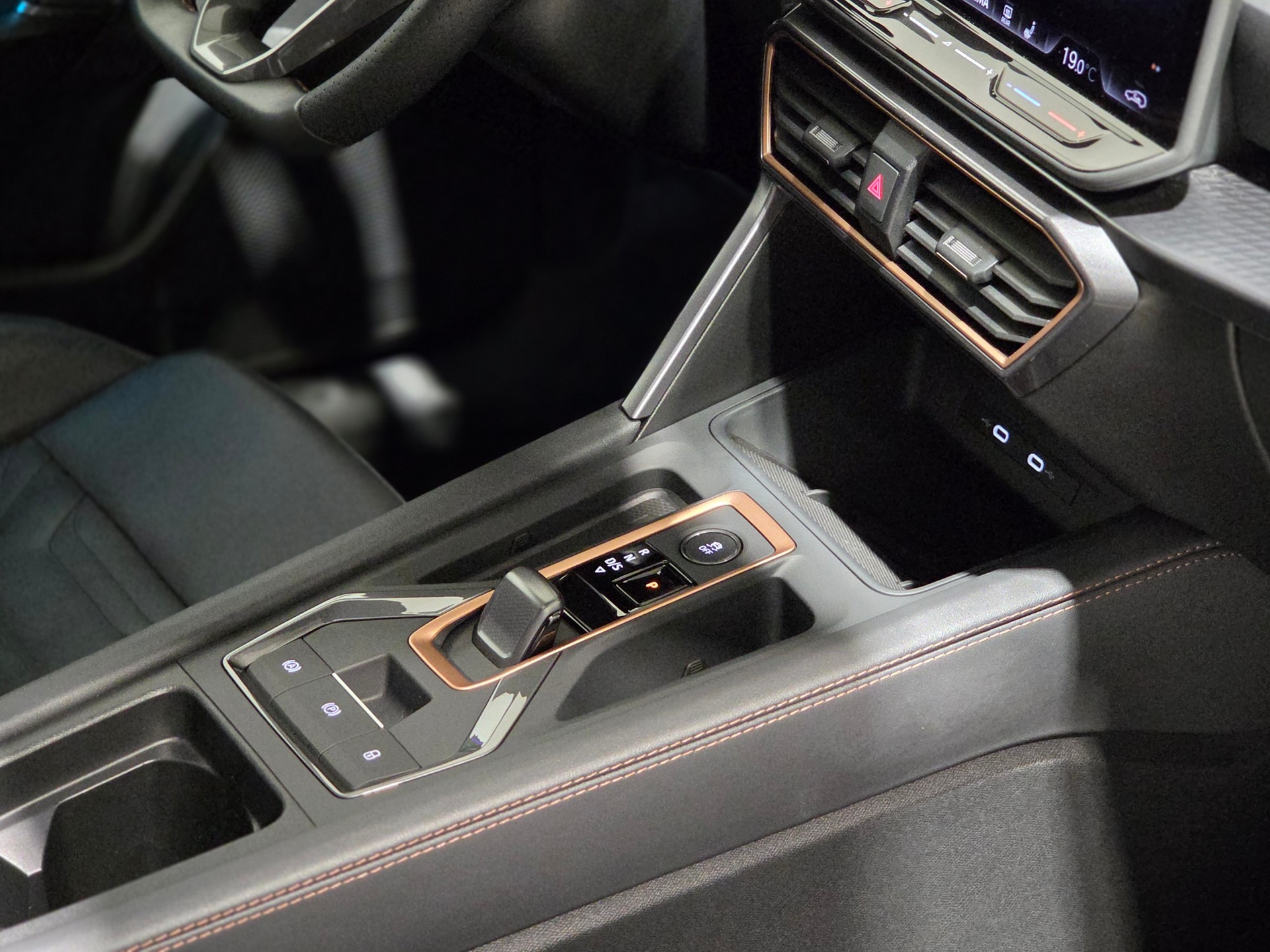 CUPRA LEON 2.0 TSI VZ 300 DSG-image-20