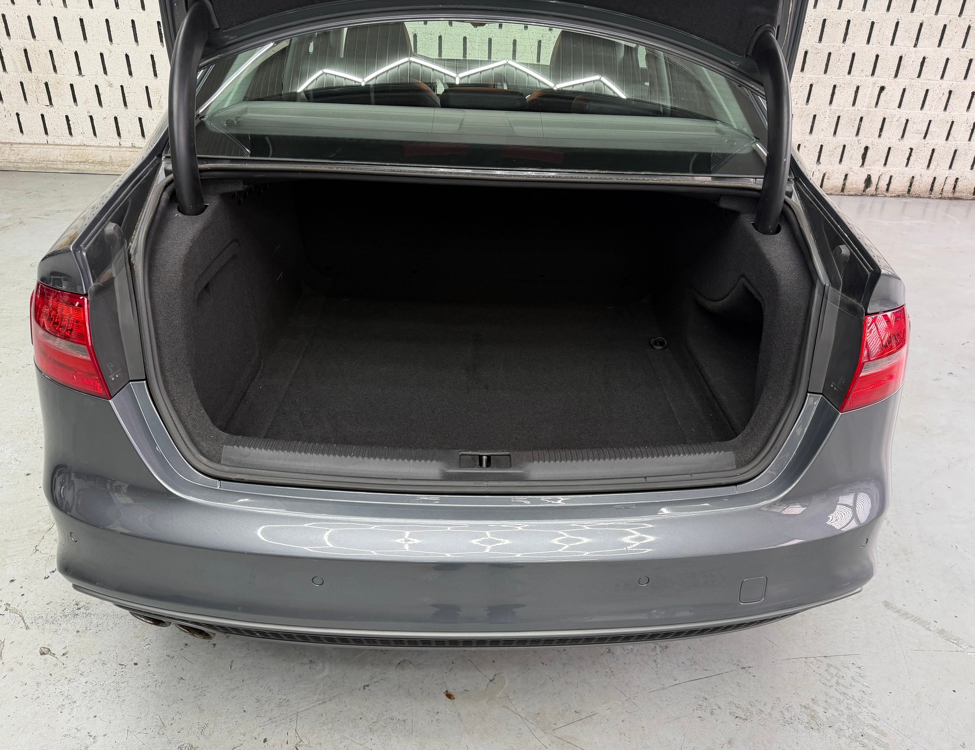 AUDI A4 Limousine 2.0 TDI Attraction multitronic-image-10