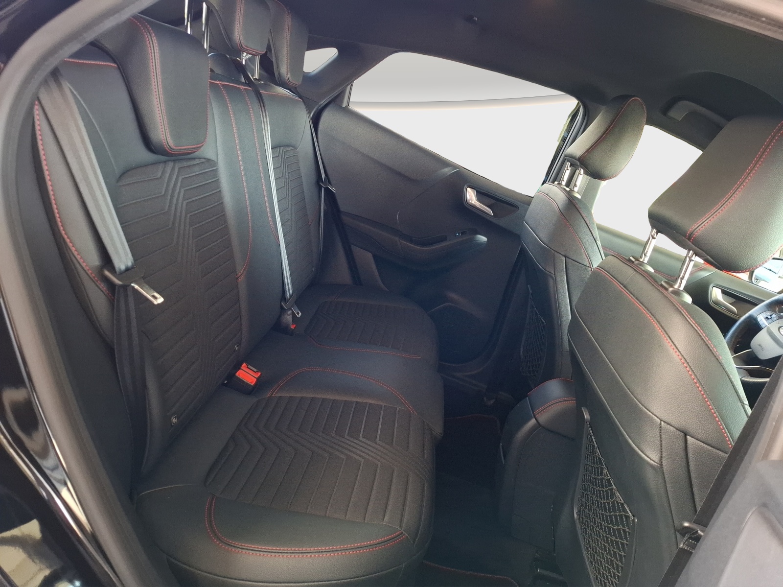 FORD Puma 1.0 MHEV ST-Line X Automat// CH Fahrzeug // 8-fach Aluminiumbereift-image-10