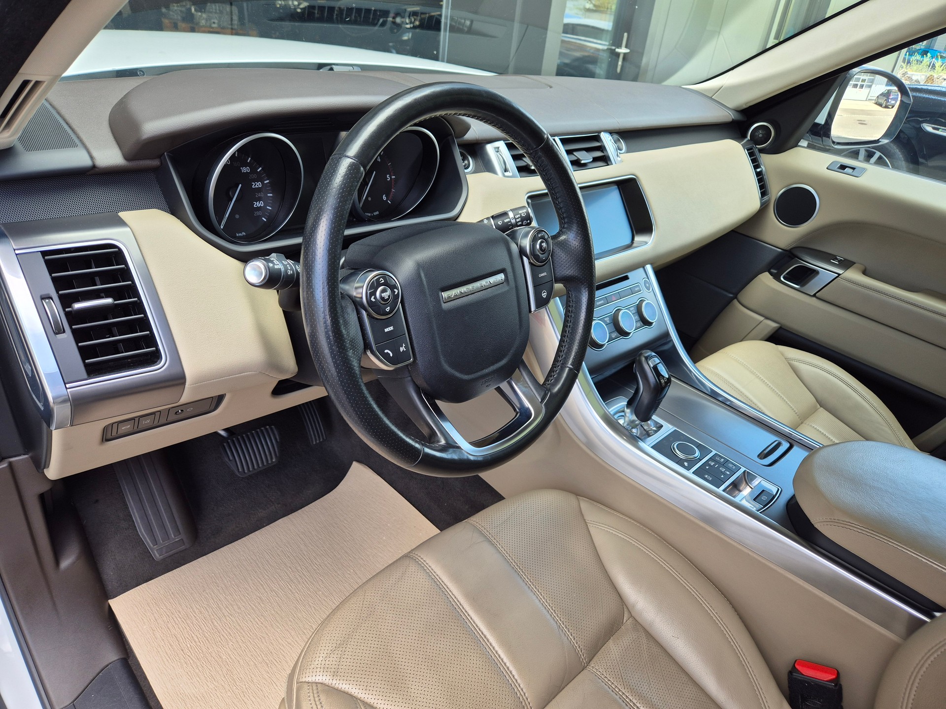 LAND ROVER Range Rover Sport 3.0 TDV6 SE Automatic-image-7